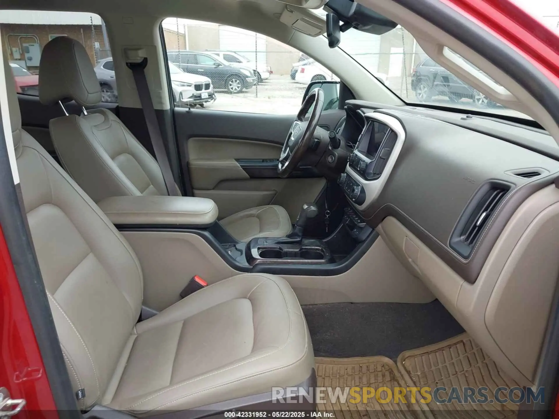 5 Photograph of a damaged car 1GTG5DEN2K1262921 GMC CANYON 2019
