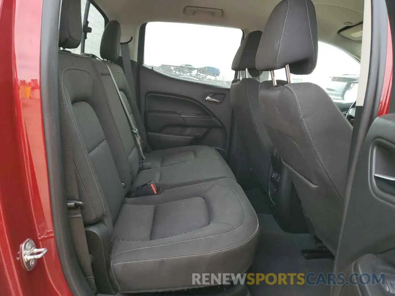 10 Photograph of a damaged car 1GTG6CEN7K1291886 GMC CANYON 2019