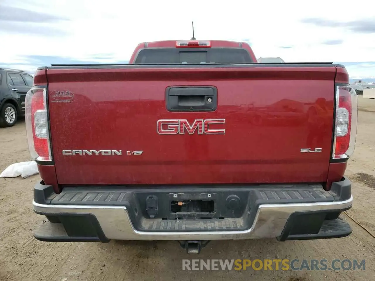 6 Photograph of a damaged car 1GTG6CEN7K1291886 GMC CANYON 2019