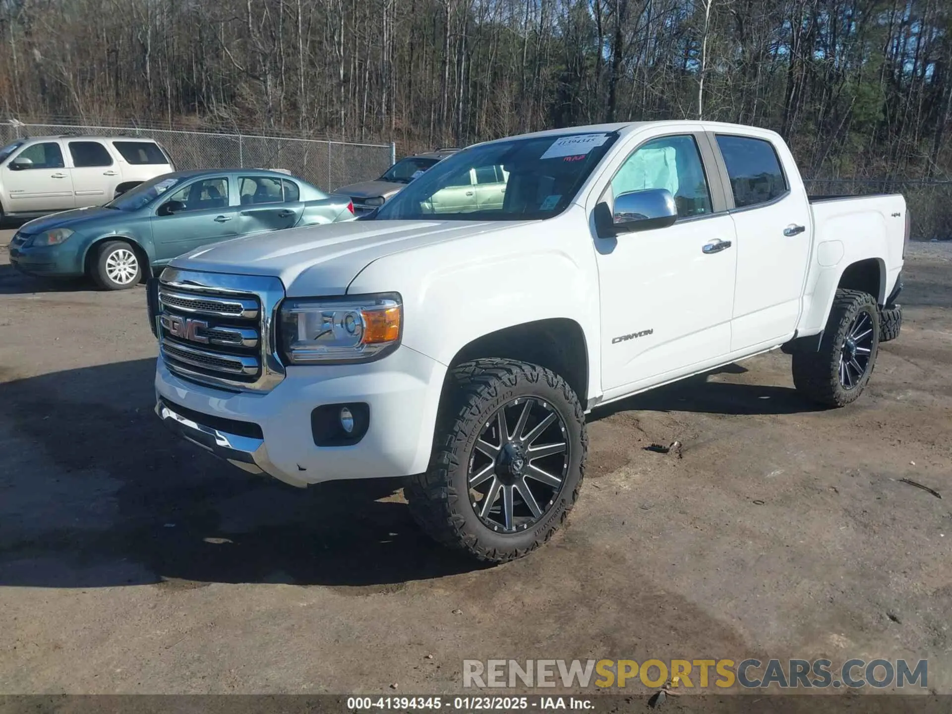 2 Photograph of a damaged car 1GTG6DEN8K1109070 GMC CANYON 2019