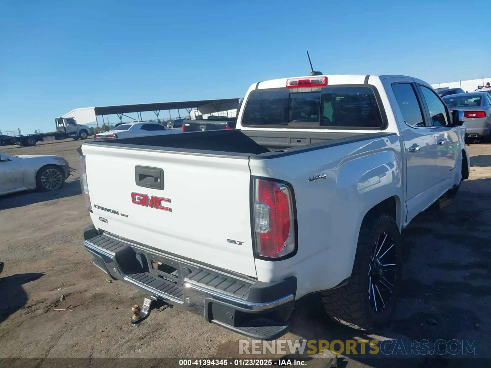 4 Photograph of a damaged car 1GTG6DEN8K1109070 GMC CANYON 2019