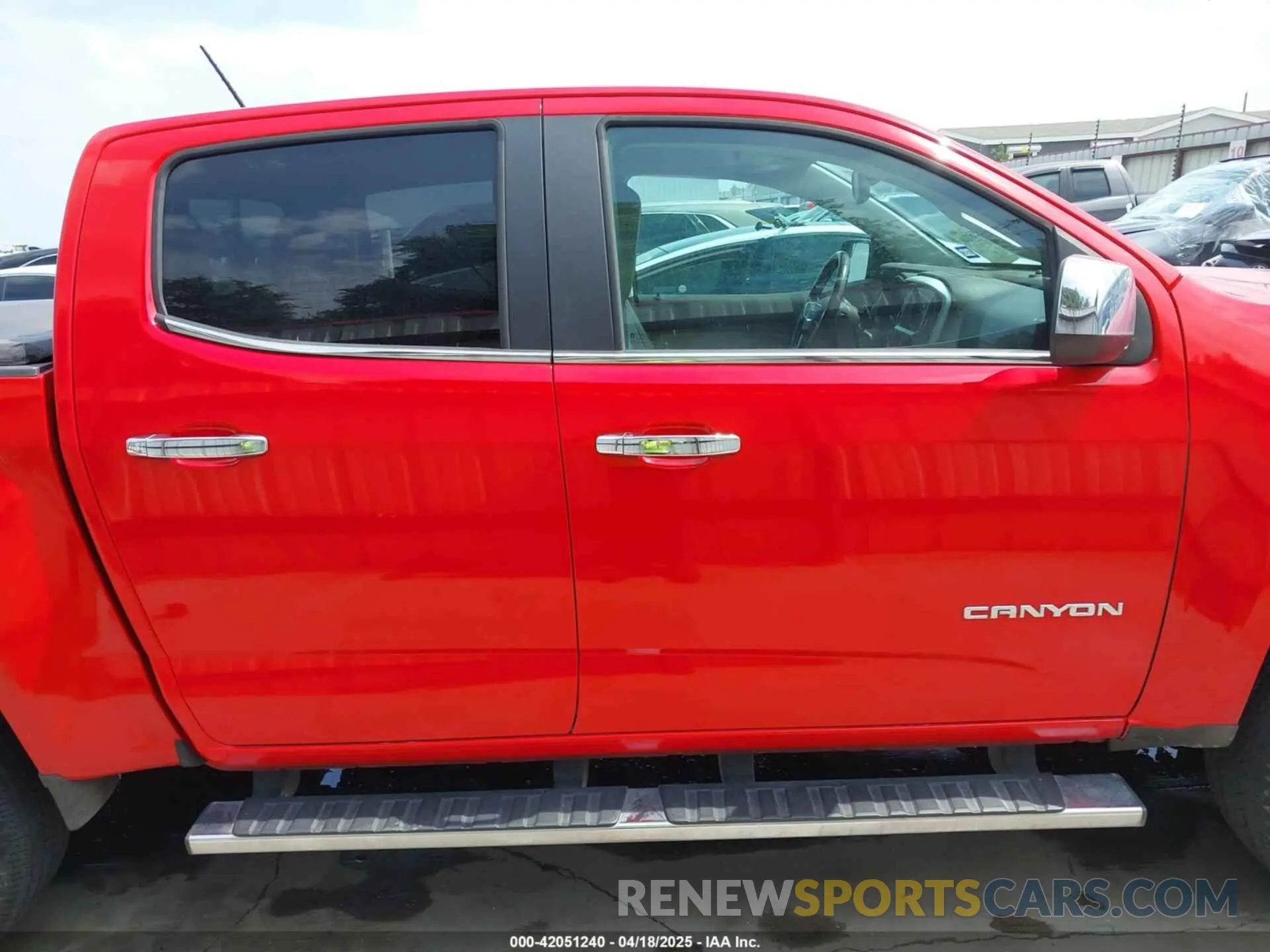 13 Photograph of a damaged car 1GTG6DEN9K1209534 GMC CANYON 2019