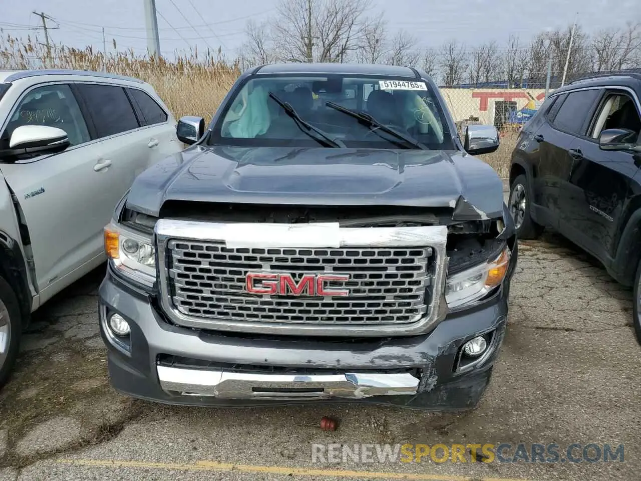 5 Photograph of a damaged car 1GTG6EEN1K1358882 GMC CANYON 2019
