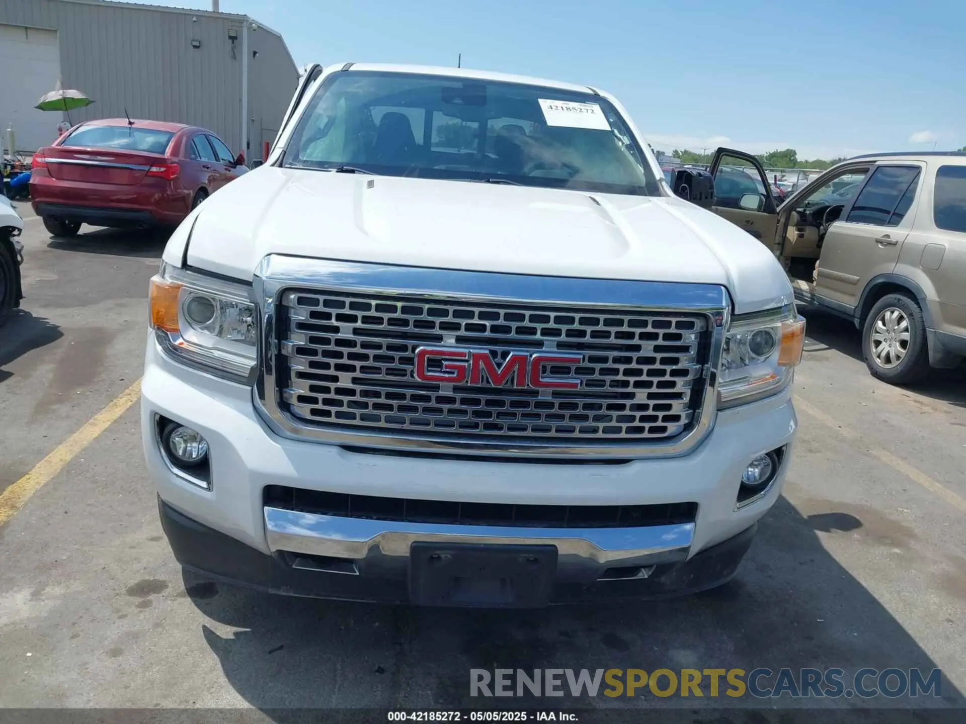 12 Photograph of a damaged car 1GTP6EE17K1197872 GMC CANYON 2019