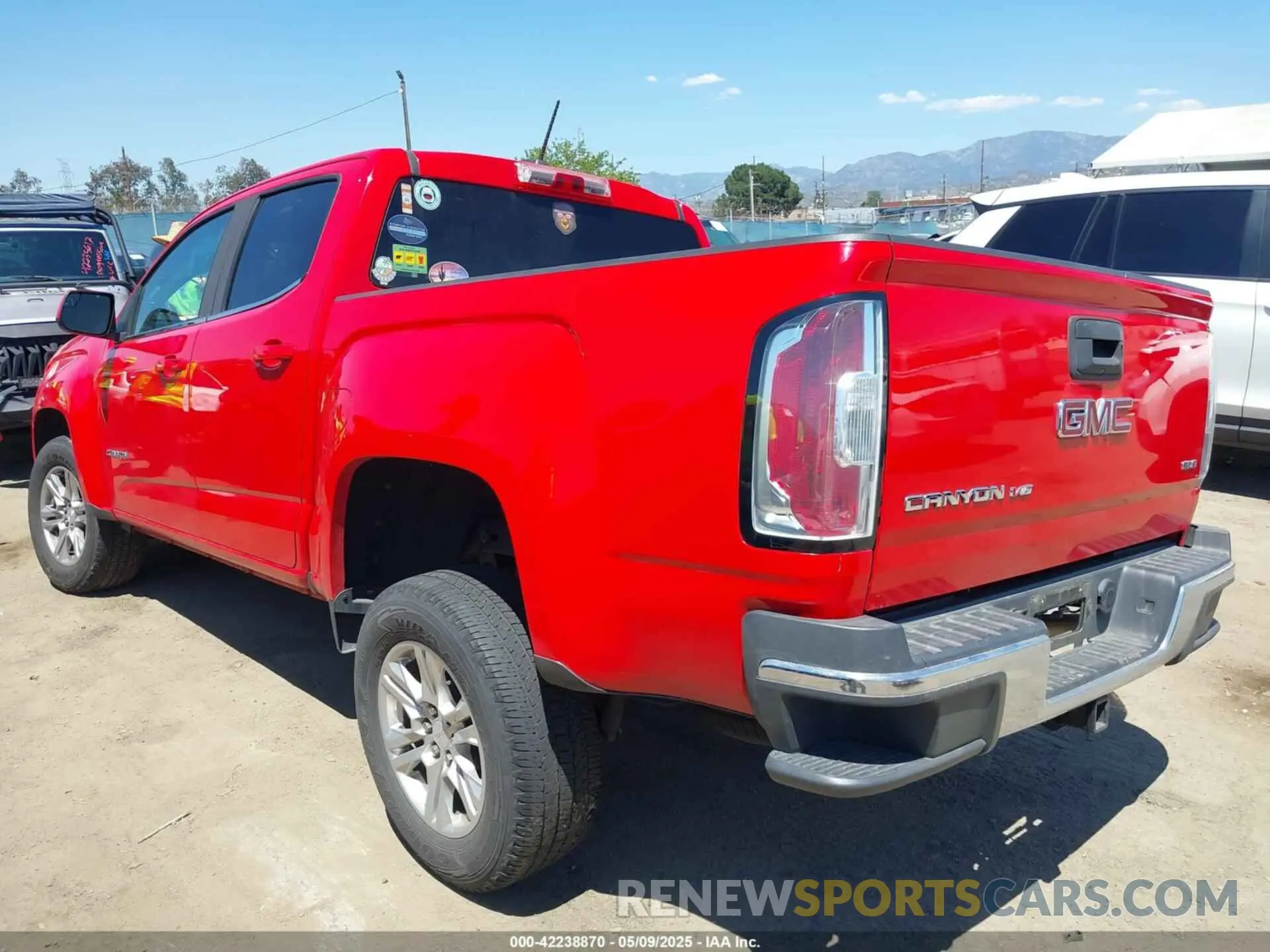 3 Фотография поврежденного автомобиля 1GTG5CEN7L1181313 GMC CANYON 2020
