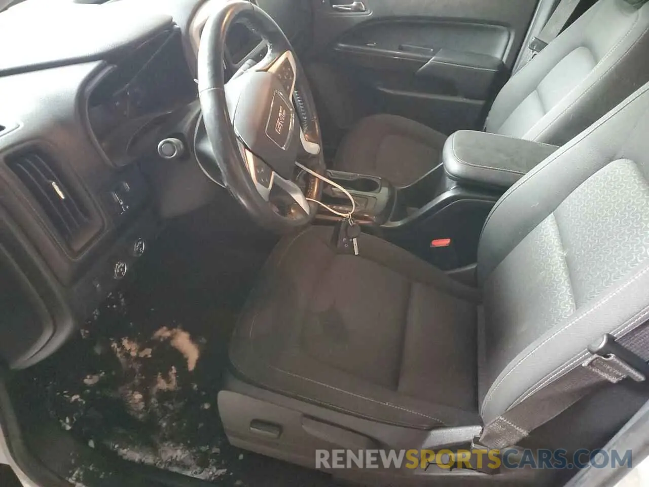 7 Photograph of a damaged car 1GTG6CEN0L1175169 GMC CANYON 2020
