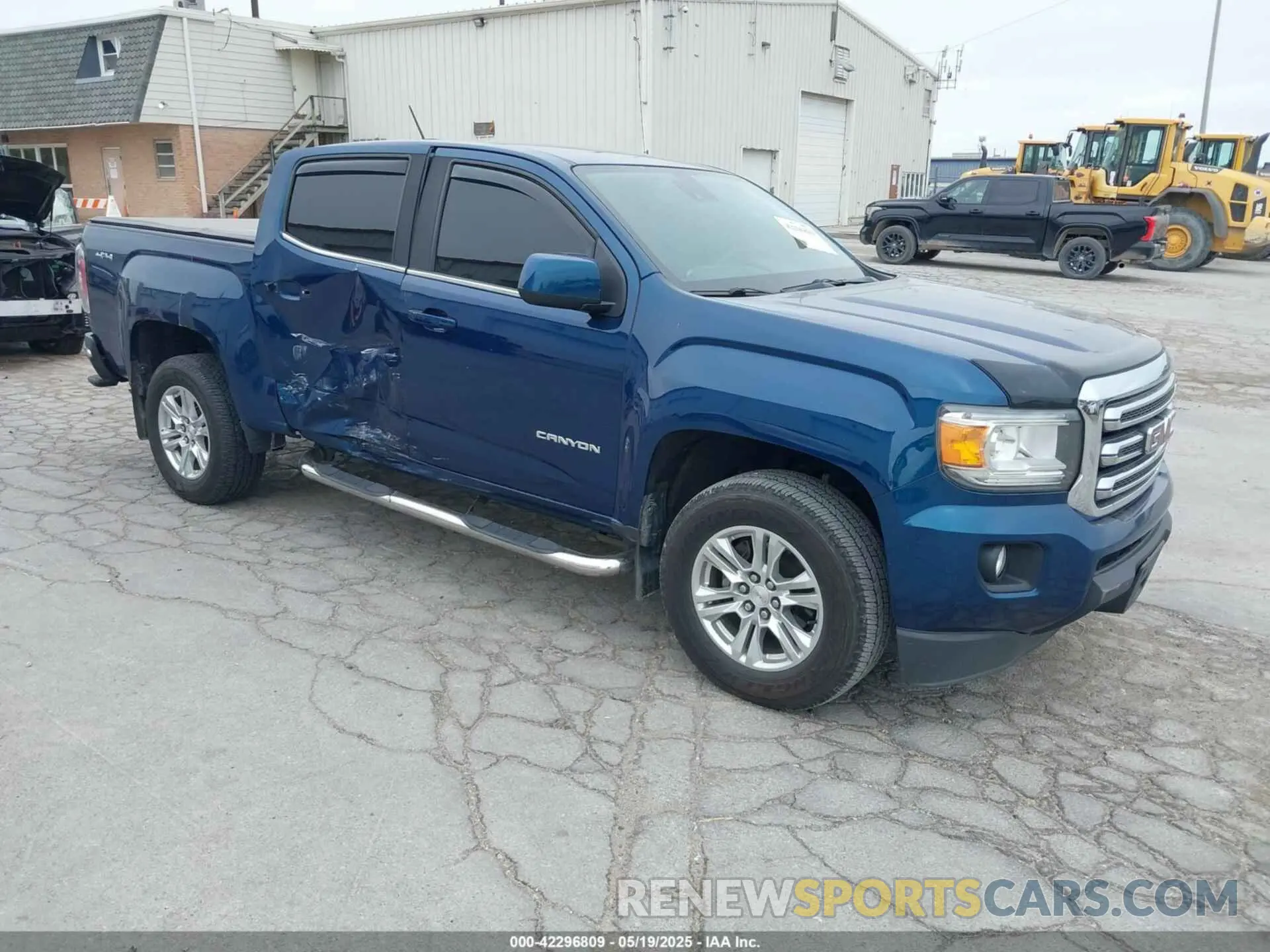 1 Photograph of a damaged car 1GTG6CEN5L1126310 GMC CANYON 2020
