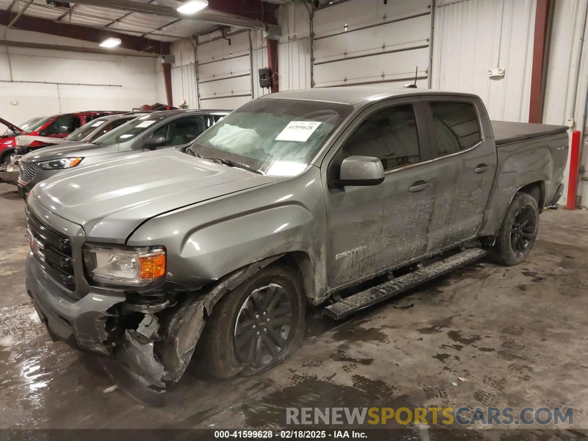 2 Photograph of a damaged car 1GTG6CEN8L1251737 GMC CANYON 2020