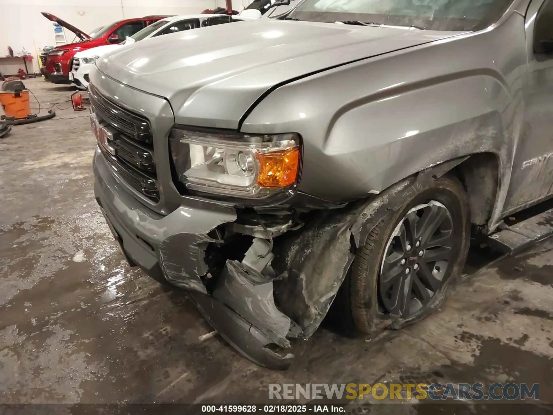 6 Photograph of a damaged car 1GTG6CEN8L1251737 GMC CANYON 2020