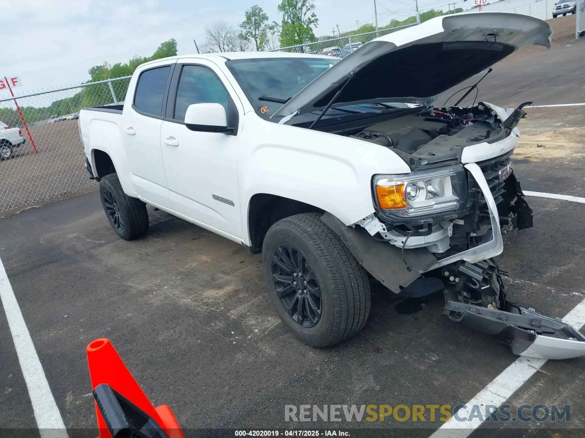 1 Photograph of a damaged car 1GTG5CEN0M1272652 GMC CANYON 2021