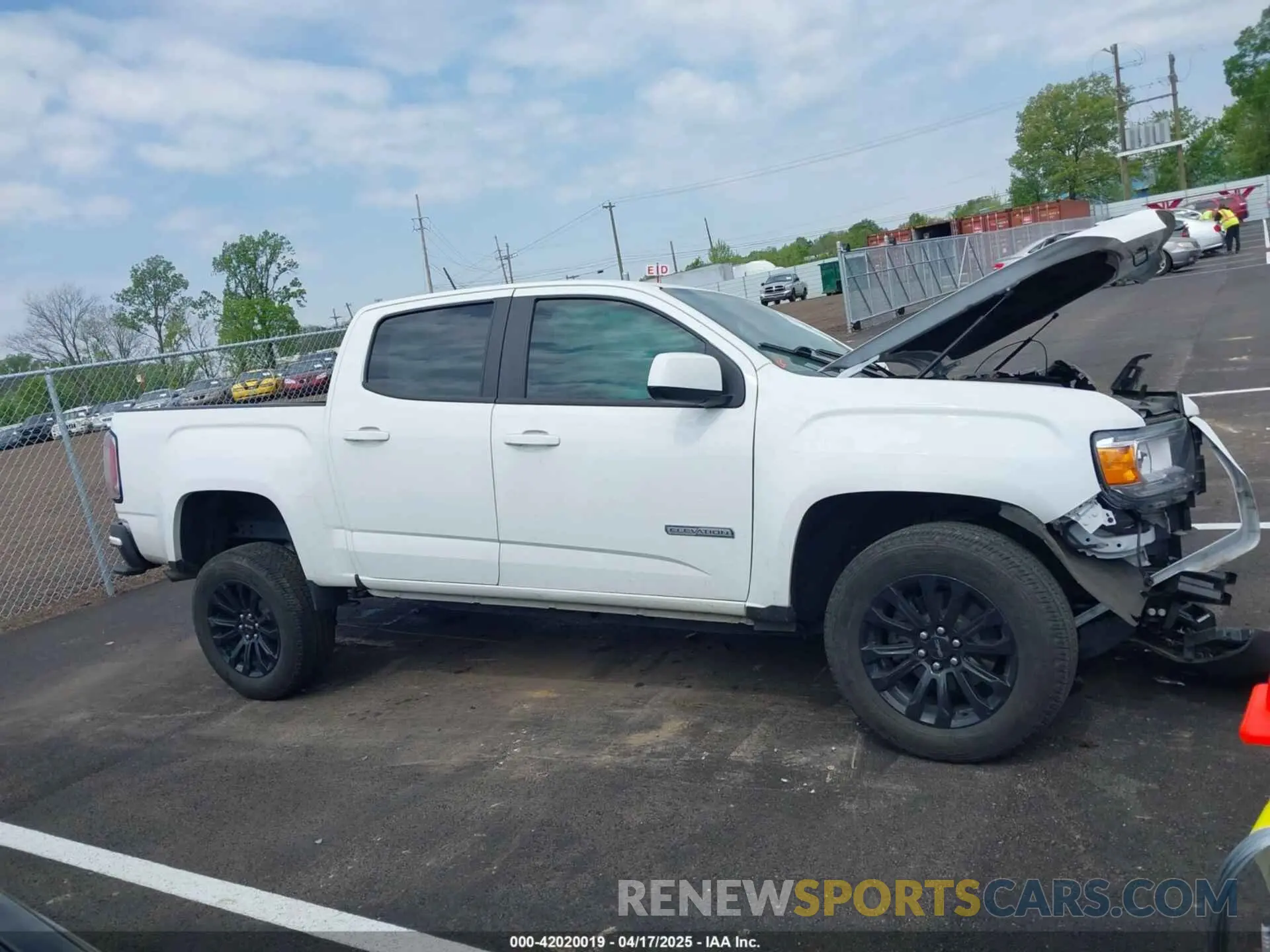 13 Photograph of a damaged car 1GTG5CEN0M1272652 GMC CANYON 2021