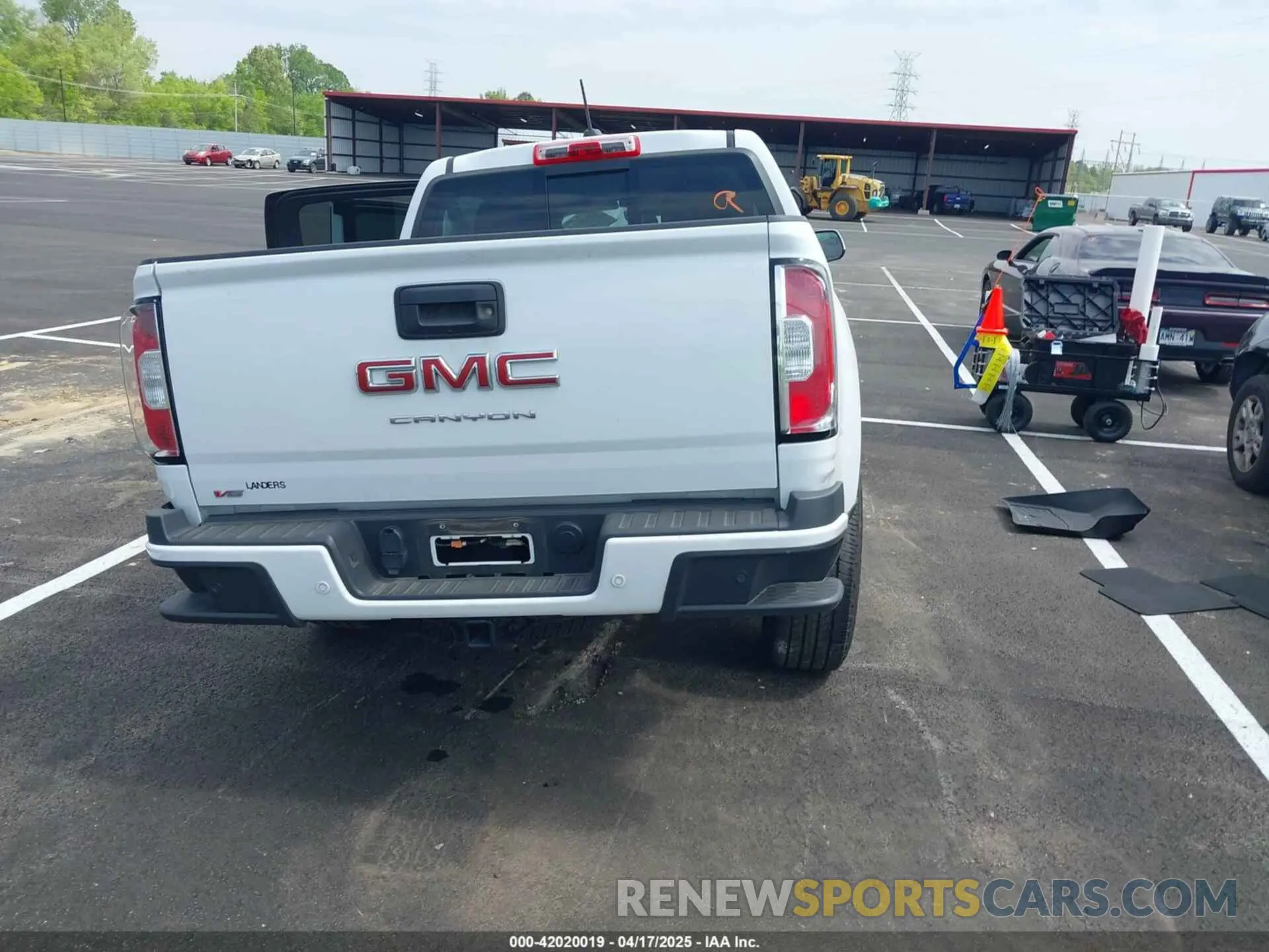 16 Photograph of a damaged car 1GTG5CEN0M1272652 GMC CANYON 2021