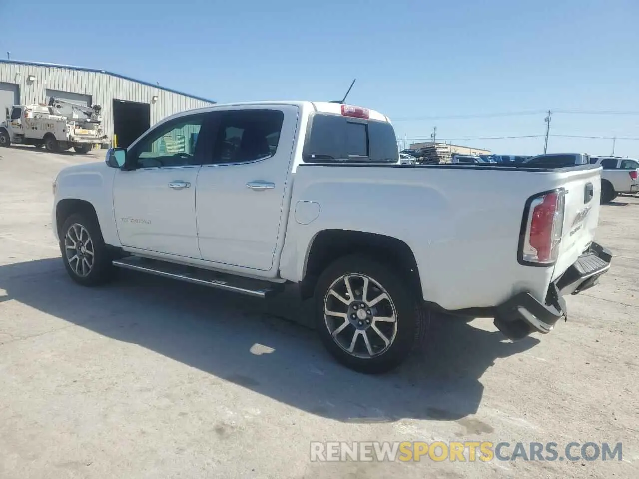 2 Photograph of a damaged car 1GTG5EEN1M1173320 GMC CANYON 2021