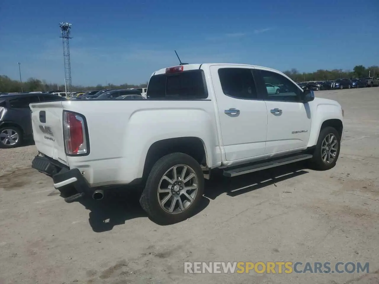 3 Photograph of a damaged car 1GTG5EEN1M1173320 GMC CANYON 2021