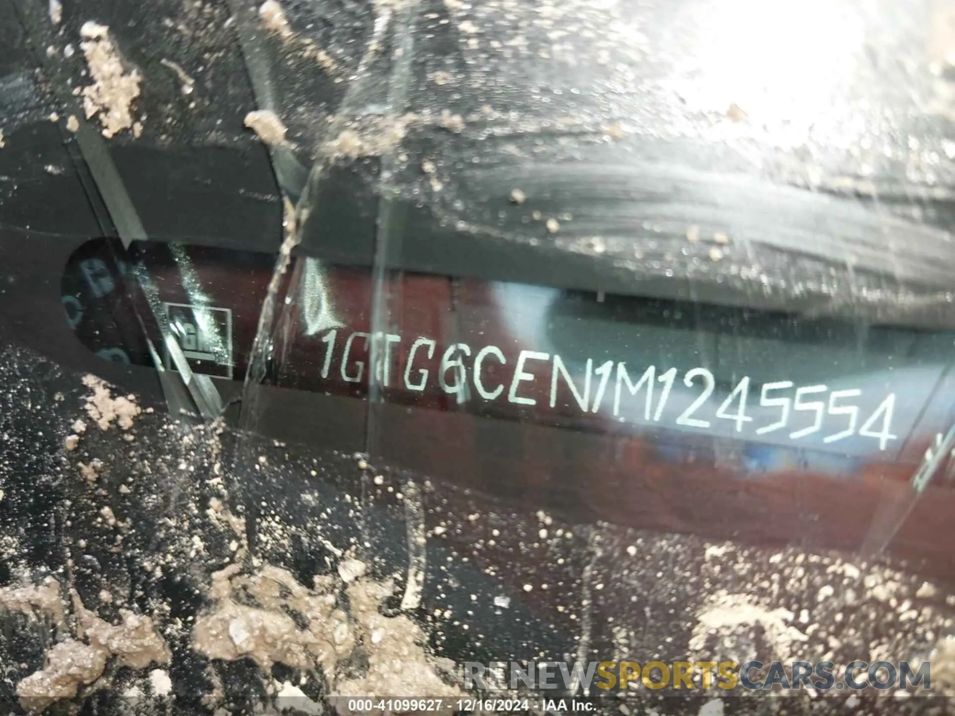 9 Photograph of a damaged car 1GTG6CEN1M1245554 GMC CANYON 2021