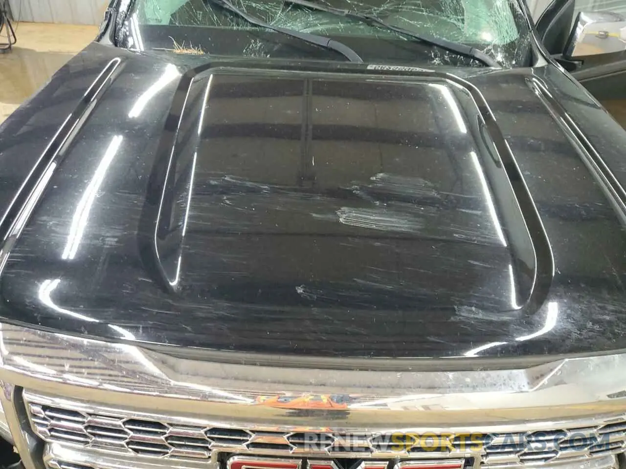 11 Photograph of a damaged car 1GTG6EEN9M1101827 GMC CANYON 2021