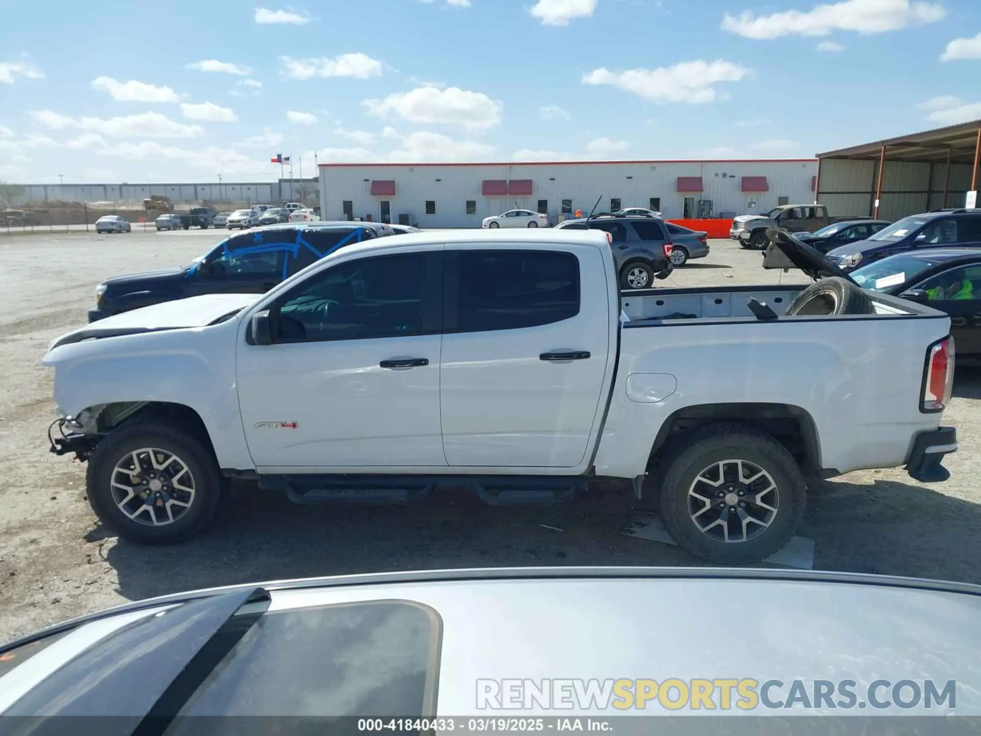 15 Photograph of a damaged car 1GTG6FEN4M1284091 GMC CANYON 2021