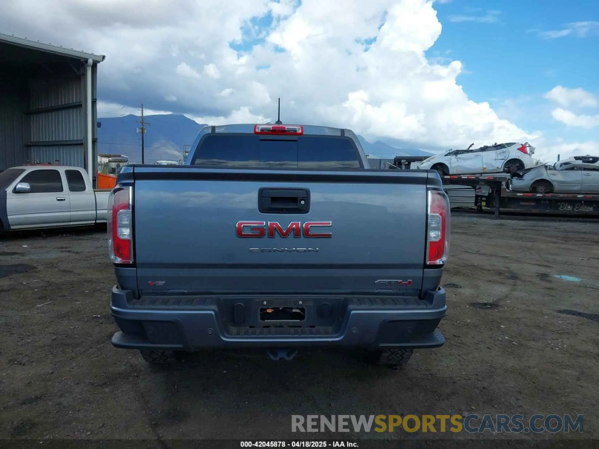 16 Photograph of a damaged car 1GTG6FEN8M1275345 GMC CANYON 2021