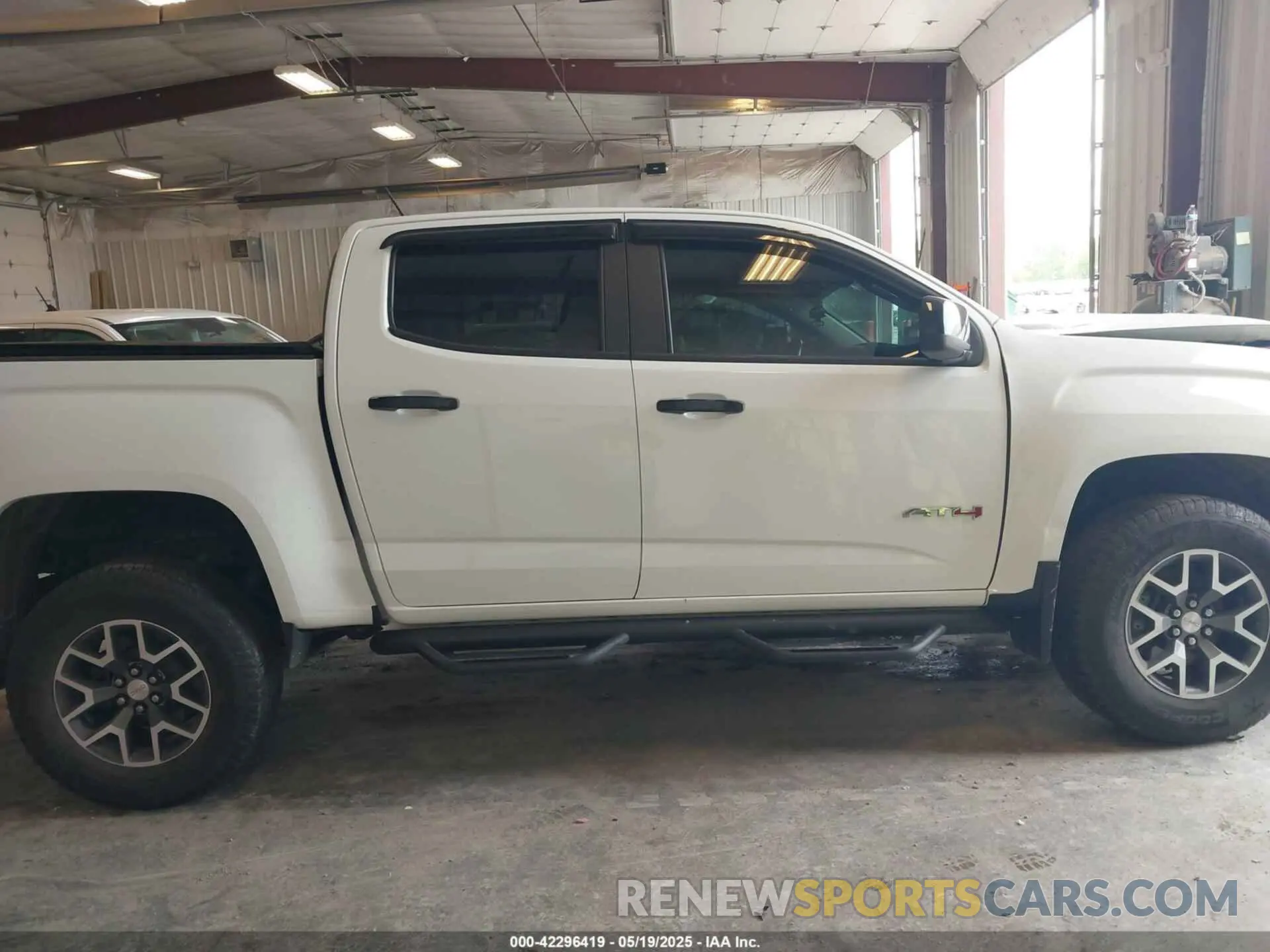 13 Photograph of a damaged car 1GTG6FEN9M1117712 GMC CANYON 2021