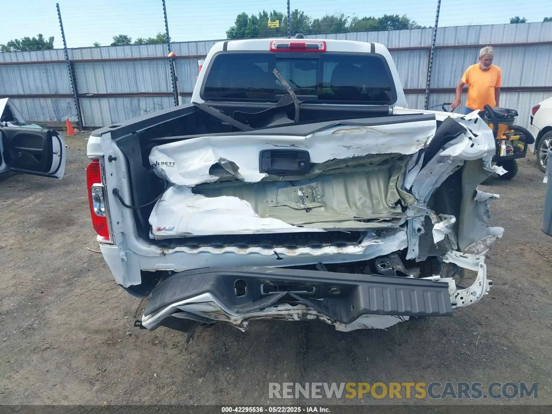 18 Фотография поврежденного автомобиля 1GTG5CEN0N1201355 GMC CANYON 2022