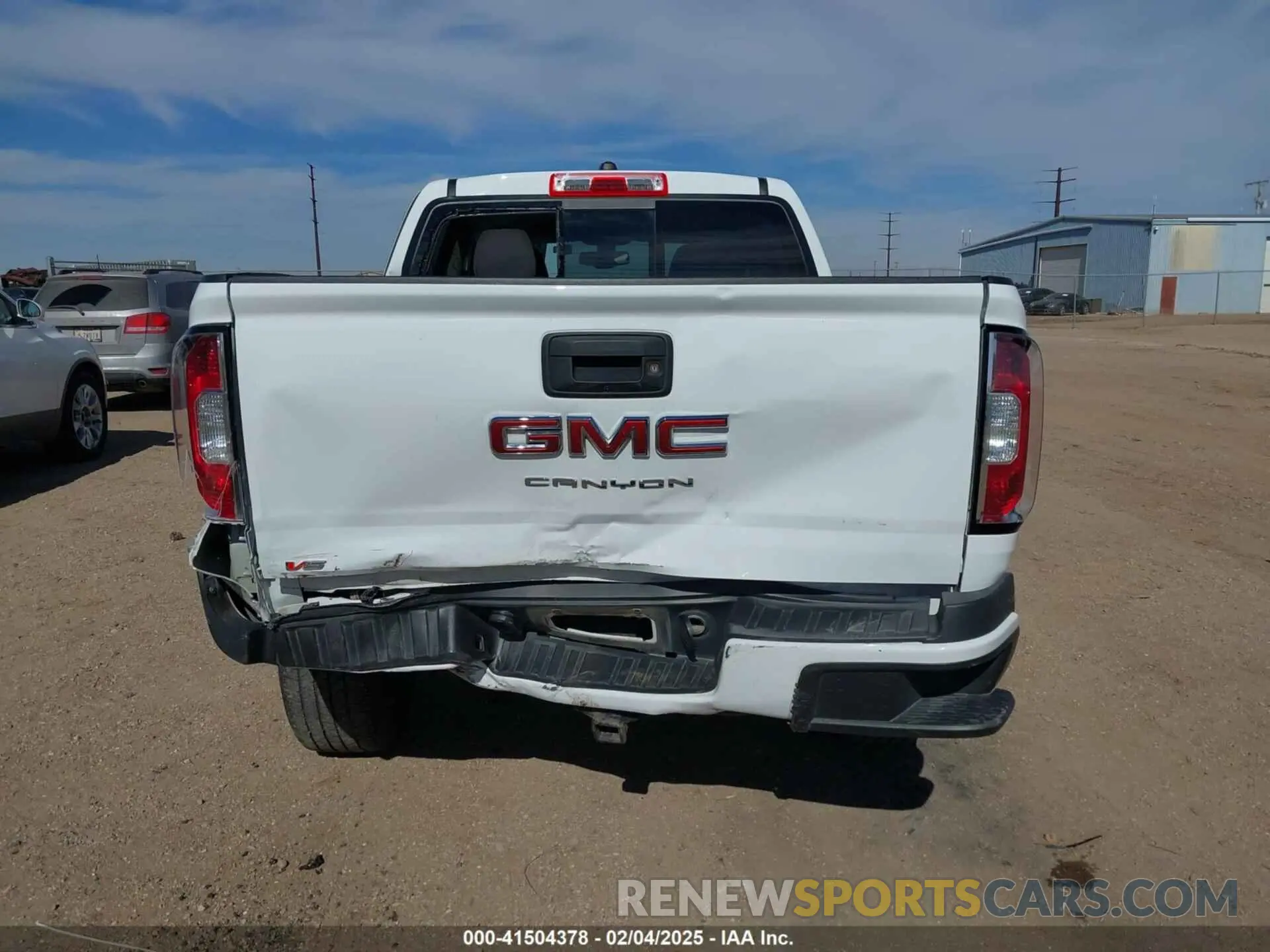 16 Photograph of a damaged car 1GTG5CENXN1314469 GMC CANYON 2022