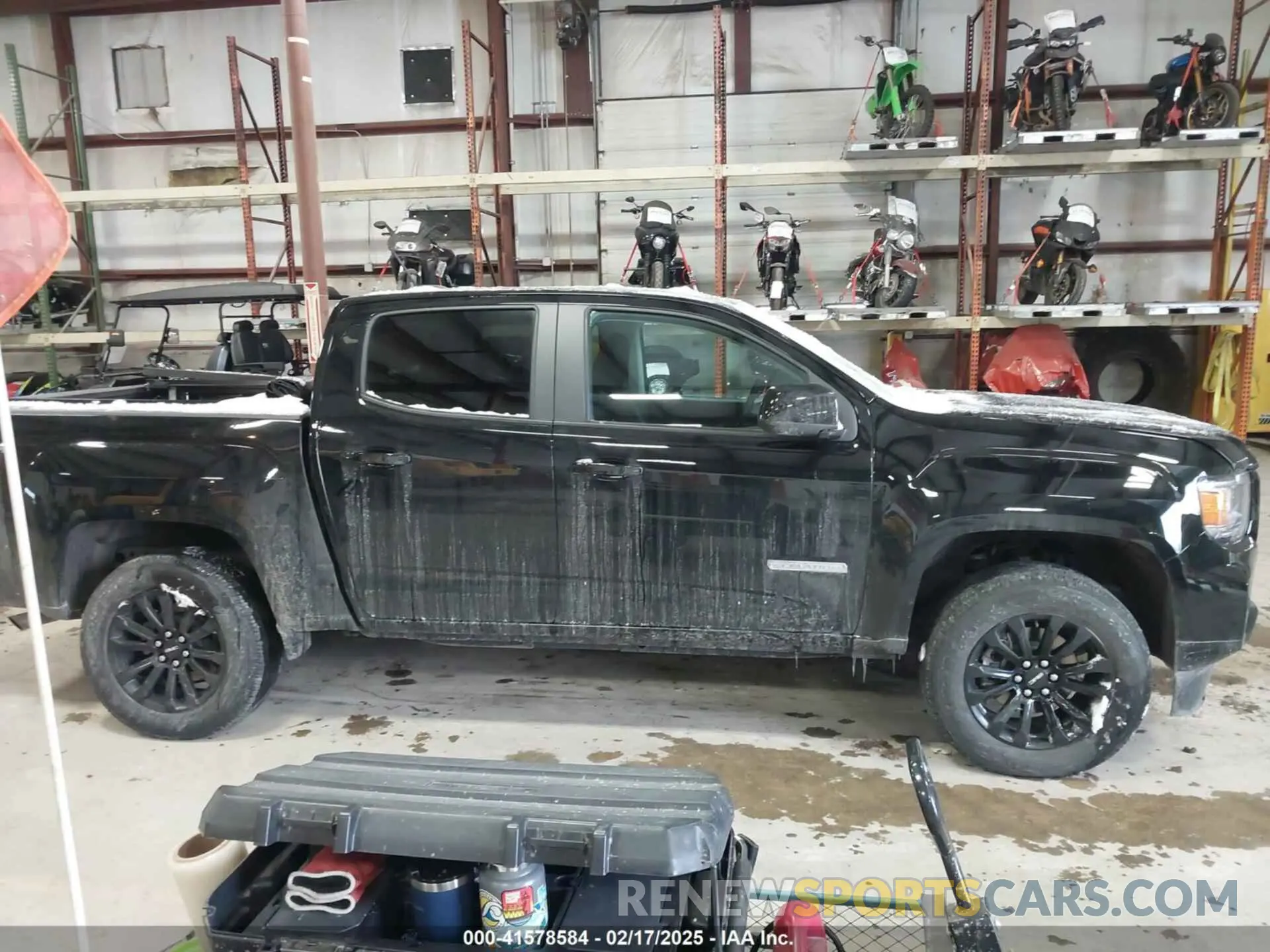 13 Photograph of a damaged car 1GTG6CEN6N1249763 GMC CANYON 2022