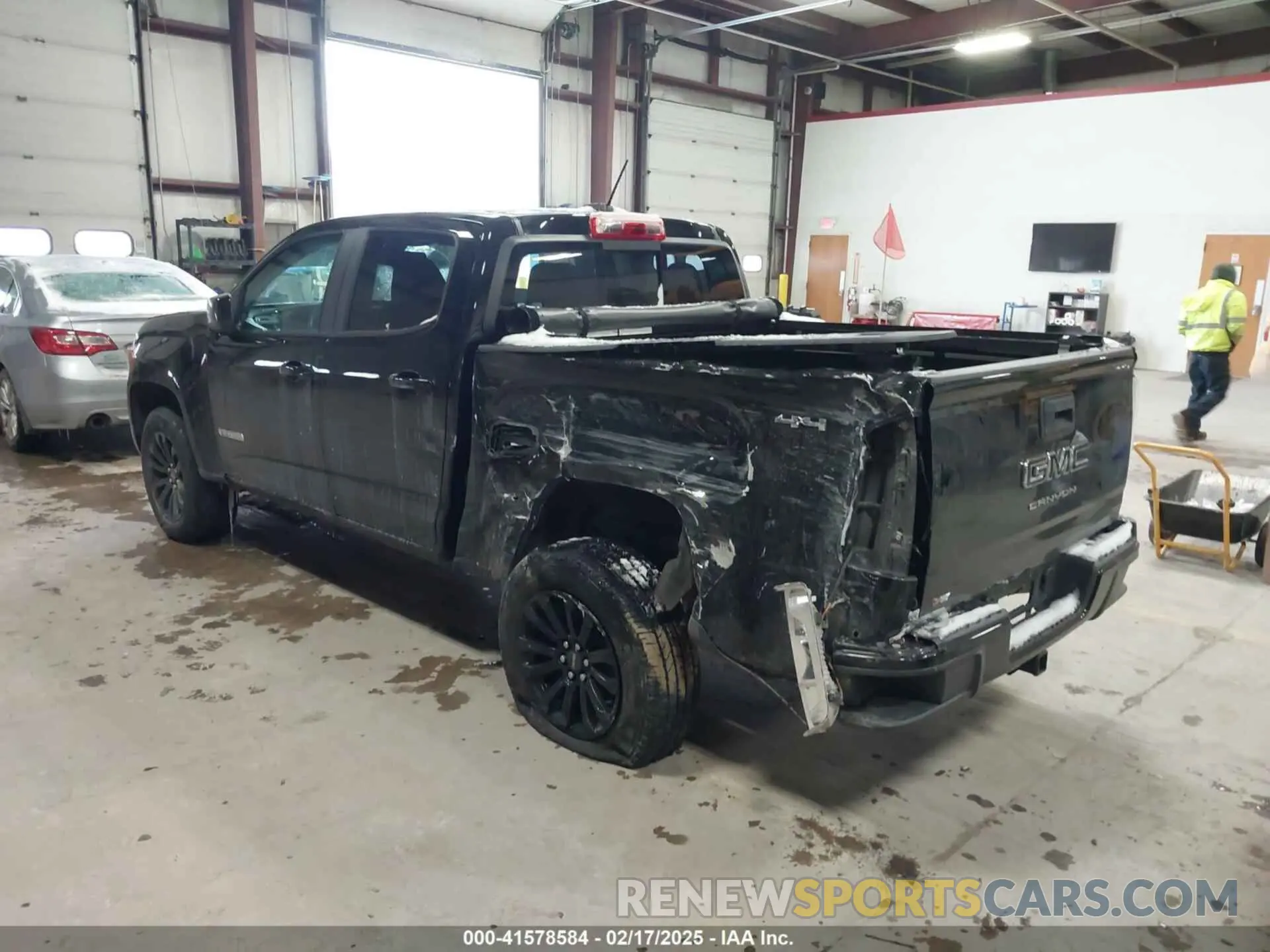 3 Photograph of a damaged car 1GTG6CEN6N1249763 GMC CANYON 2022