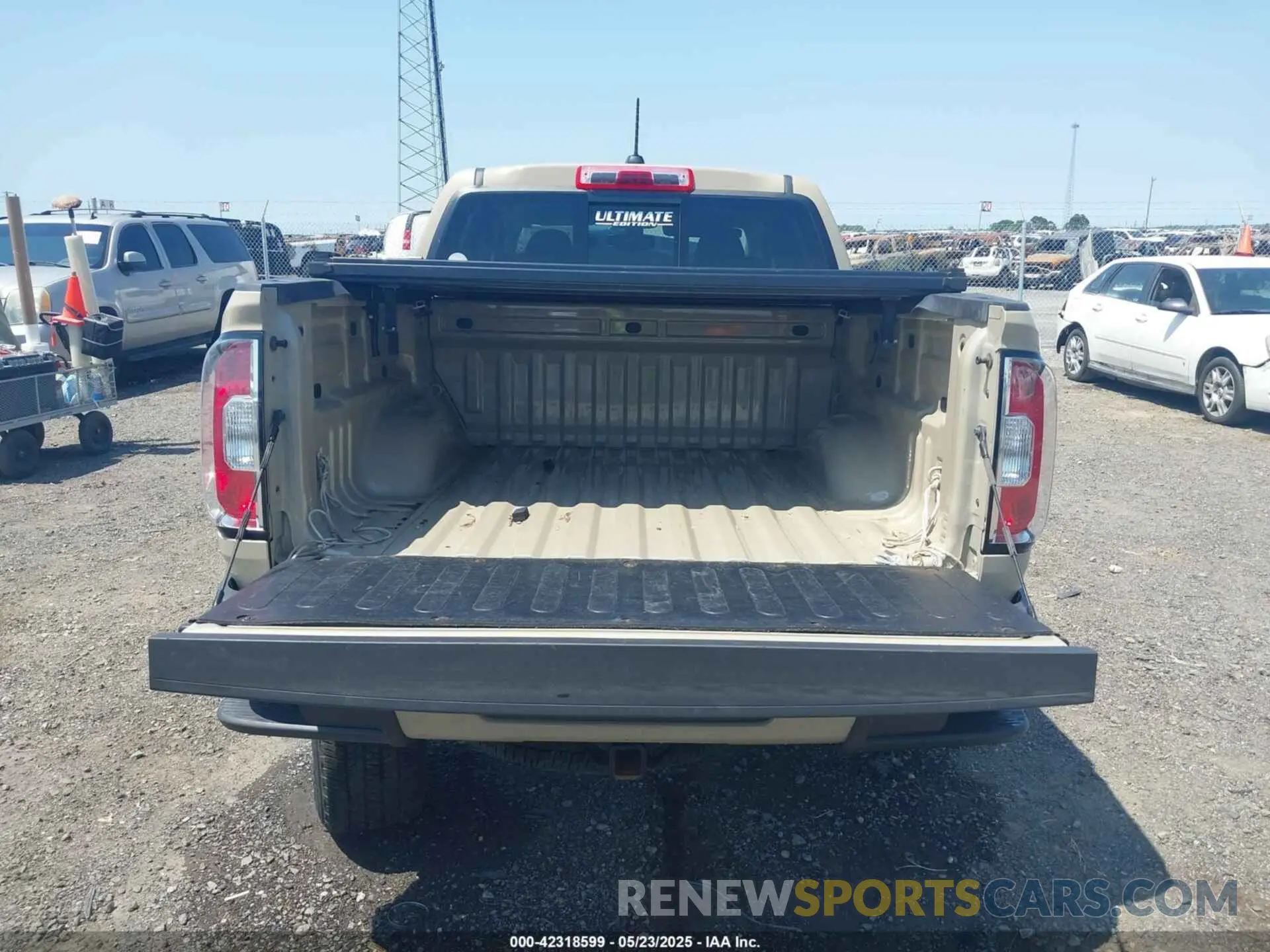 17 Фотография поврежденного автомобиля 1GTG6CEN7N1255314 GMC CANYON 2022