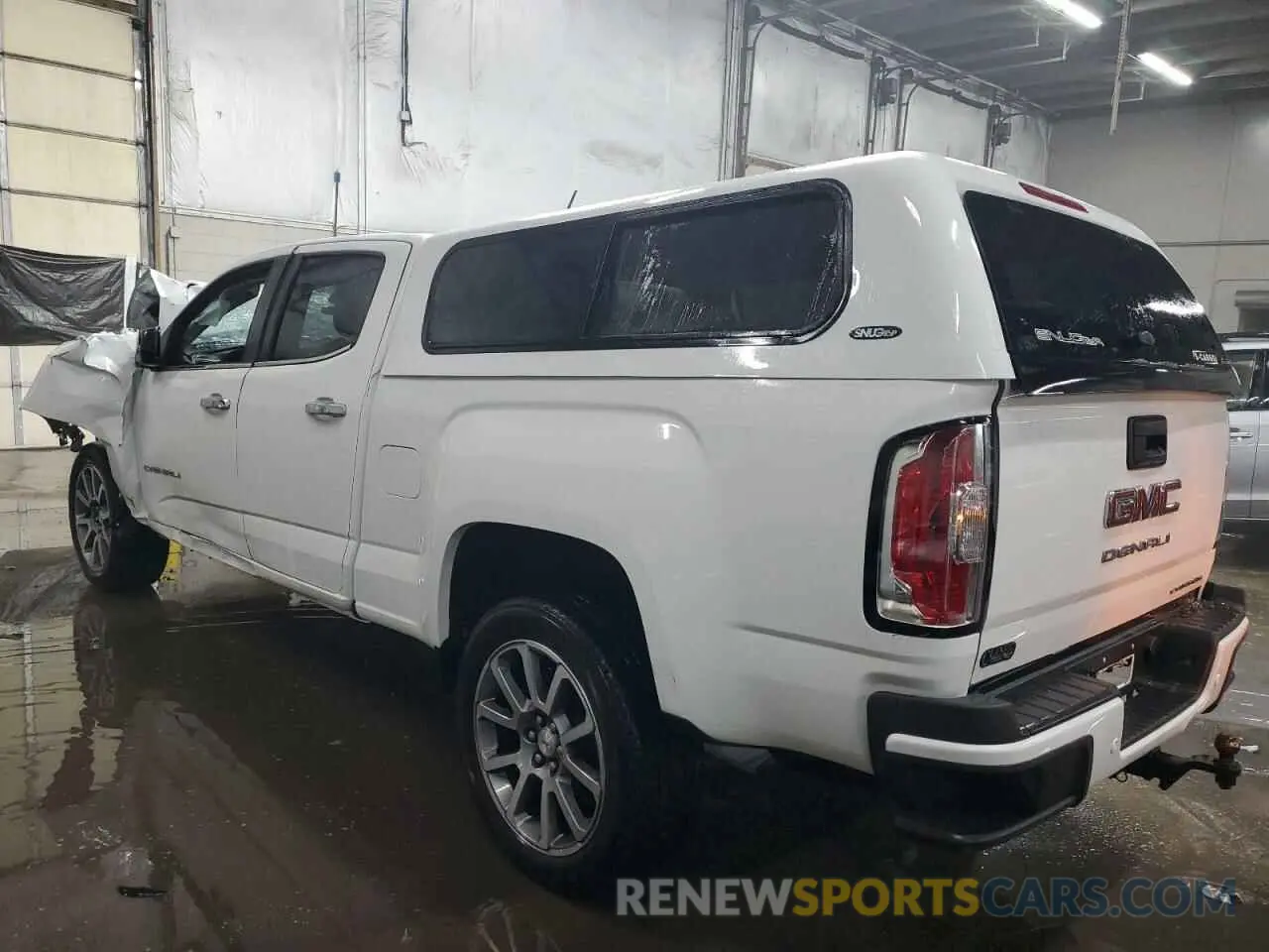 2 Photograph of a damaged car 1GTG6EEN3N1318081 GMC CANYON 2022