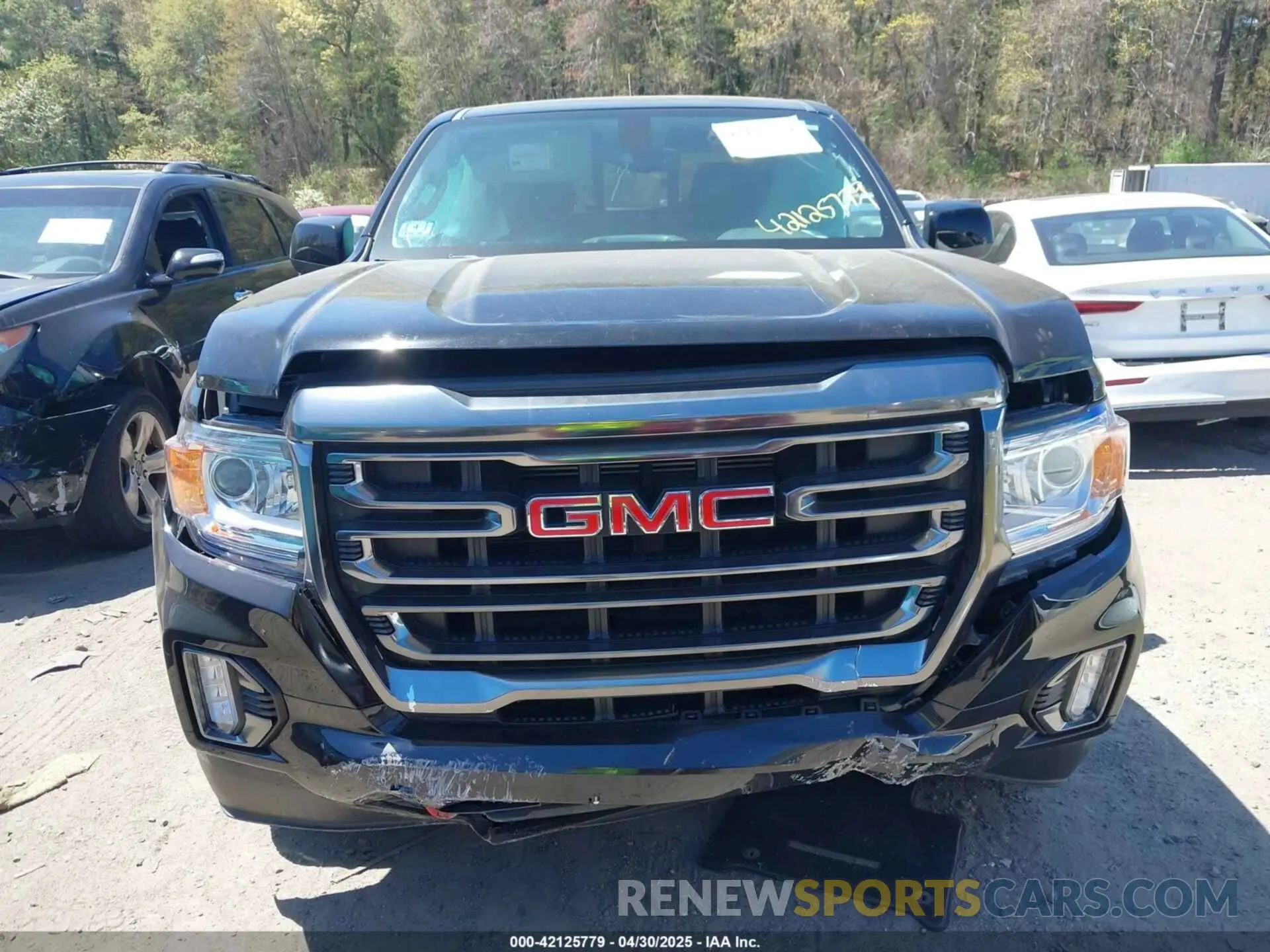 12 Photograph of a damaged car 1GTG6FEN5N1158498 GMC CANYON 2022