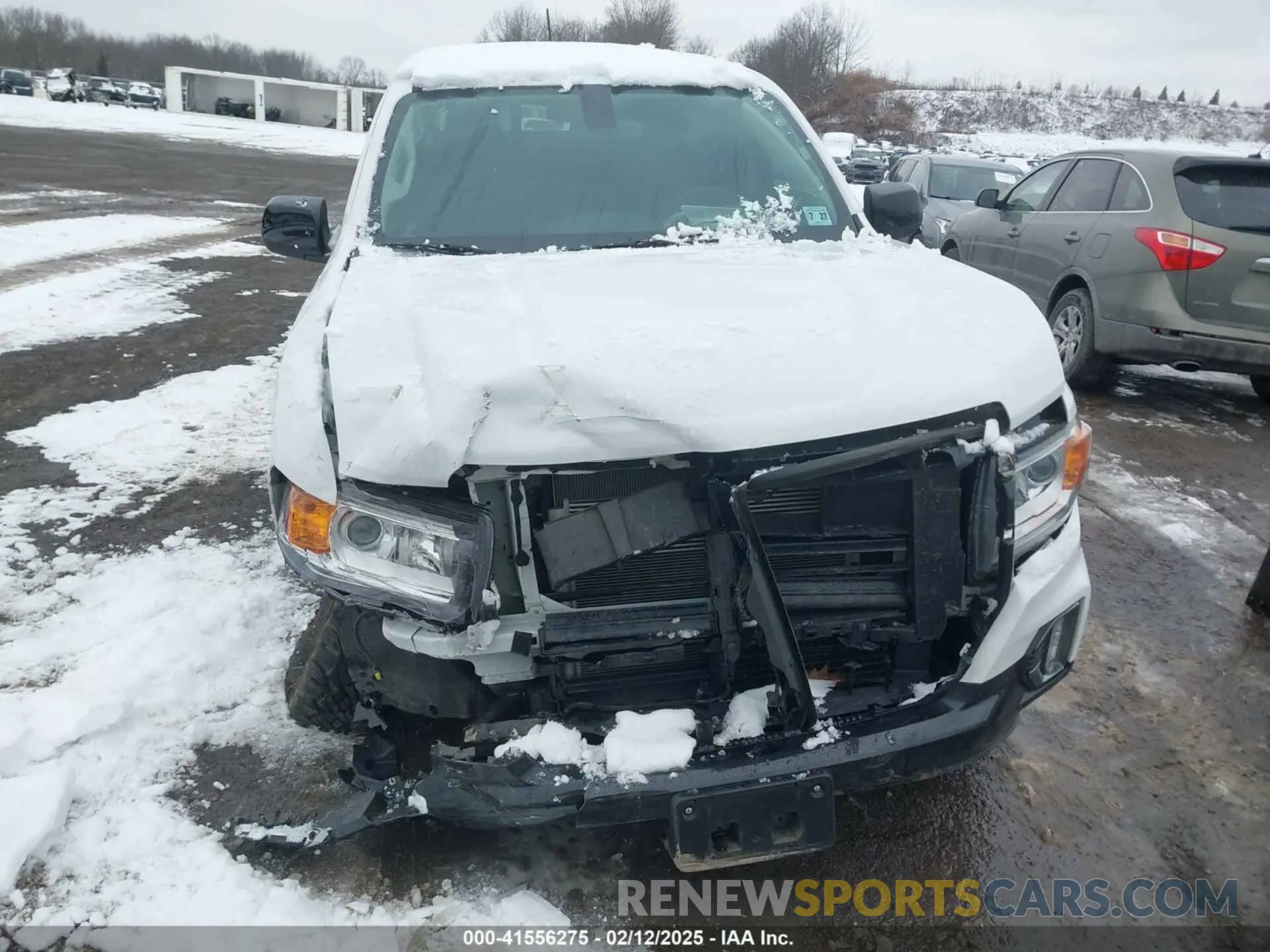 6 Photograph of a damaged car 1GTG6FENXN1254210 GMC CANYON 2022