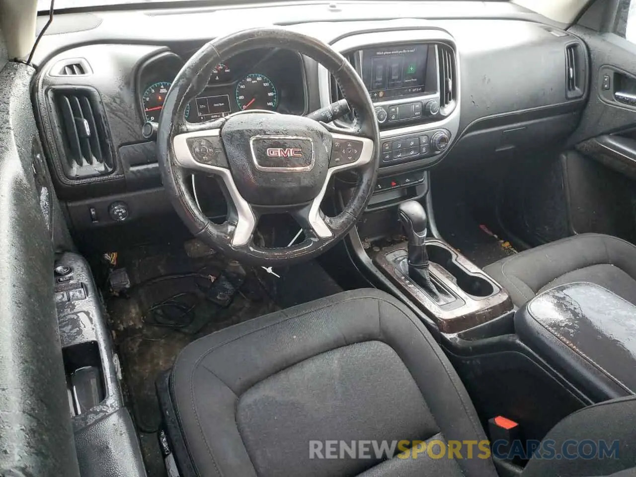8 Photograph of a damaged car 1GTH5CEA7N1321137 GMC CANYON 2022