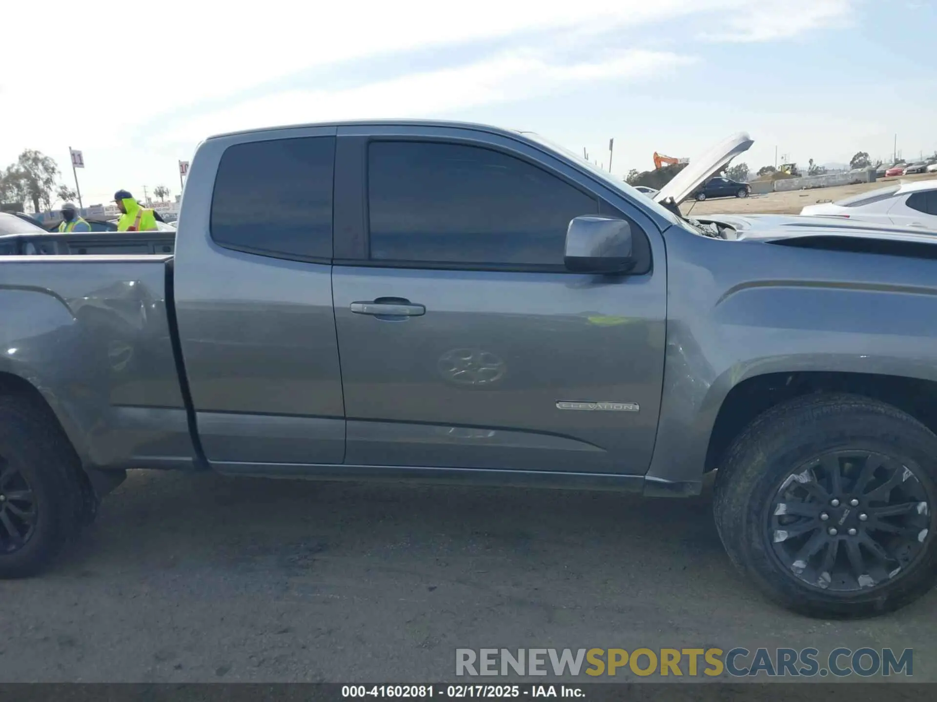 13 Photograph of a damaged car 1GTH5CEN2N1277034 GMC CANYON 2022