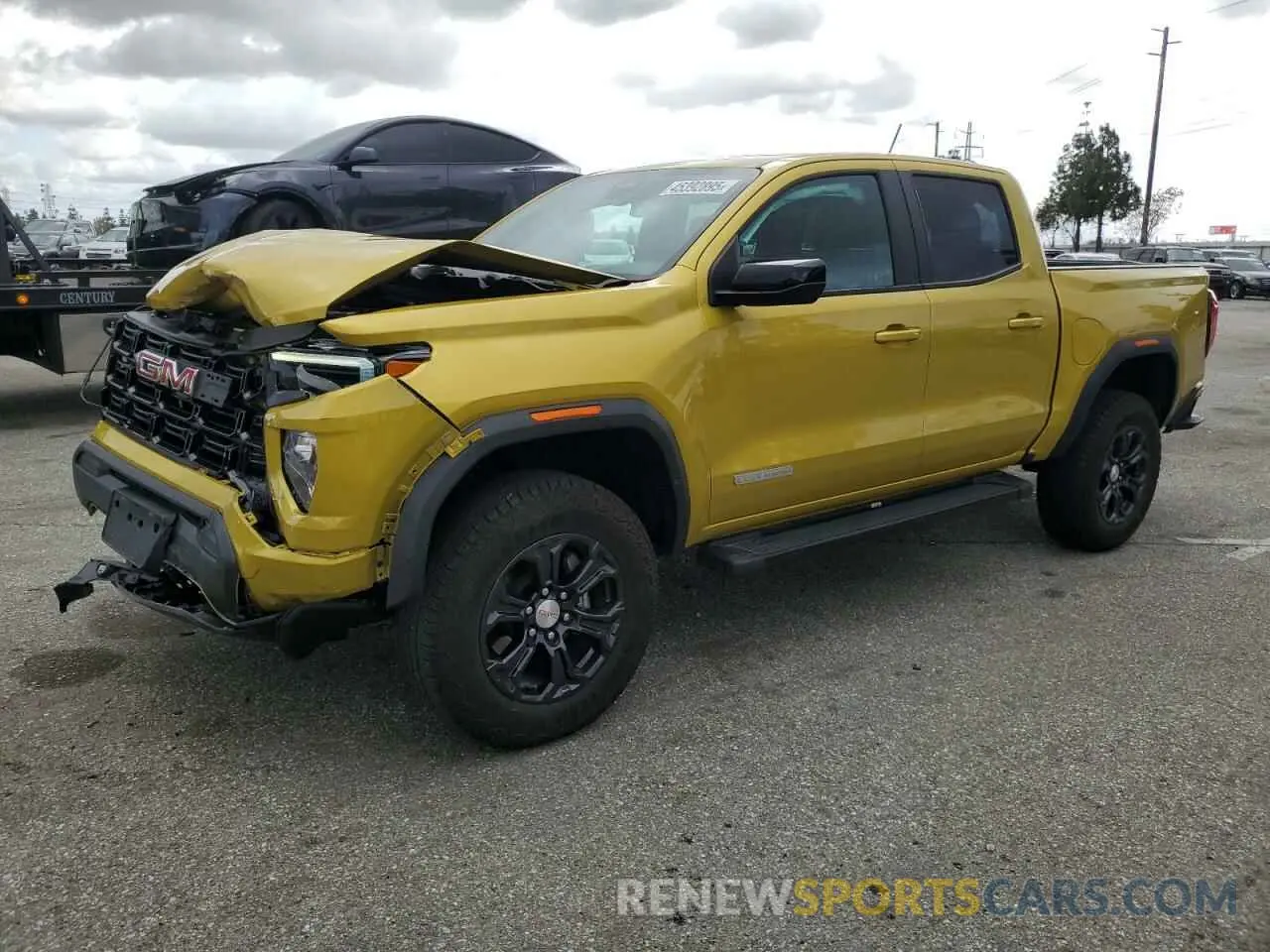 1 Photograph of a damaged car 1GTP5BEK9P1122916 GMC CANYON 2023