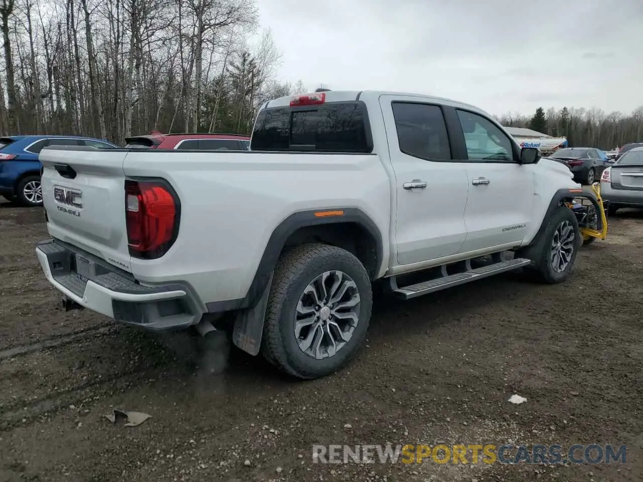 3 Фотография поврежденного автомобиля 1GTP6FEK0P1195757 GMC CANYON 2023