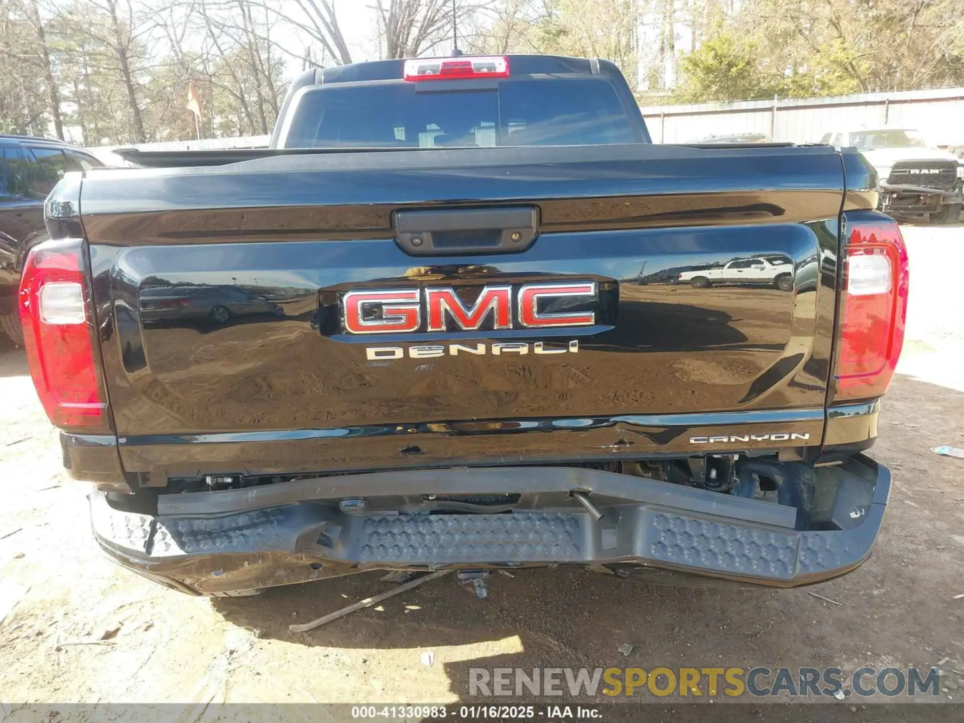16 Photograph of a damaged car 1GTP6FEK9P1146606 GMC CANYON 2023