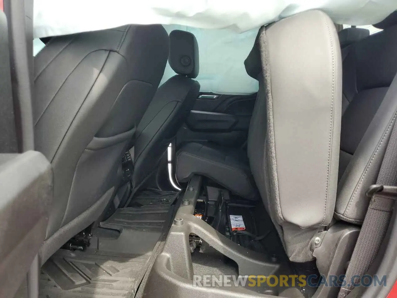 10 Фотография поврежденного автомобиля 1GTP5BEK0R1114660 GMC CANYON 2024