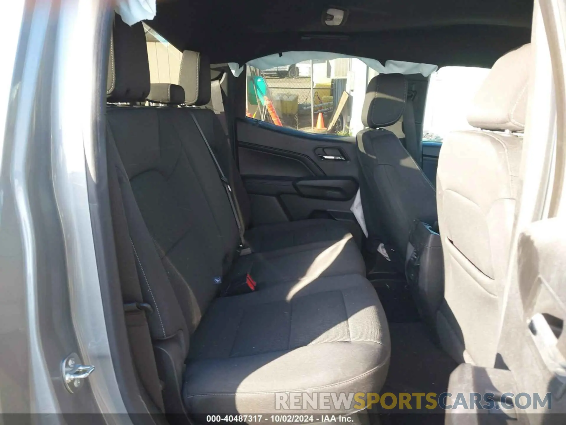 8 Фотография поврежденного автомобиля 1GTP5BEK0R1129742 GMC CANYON 2024