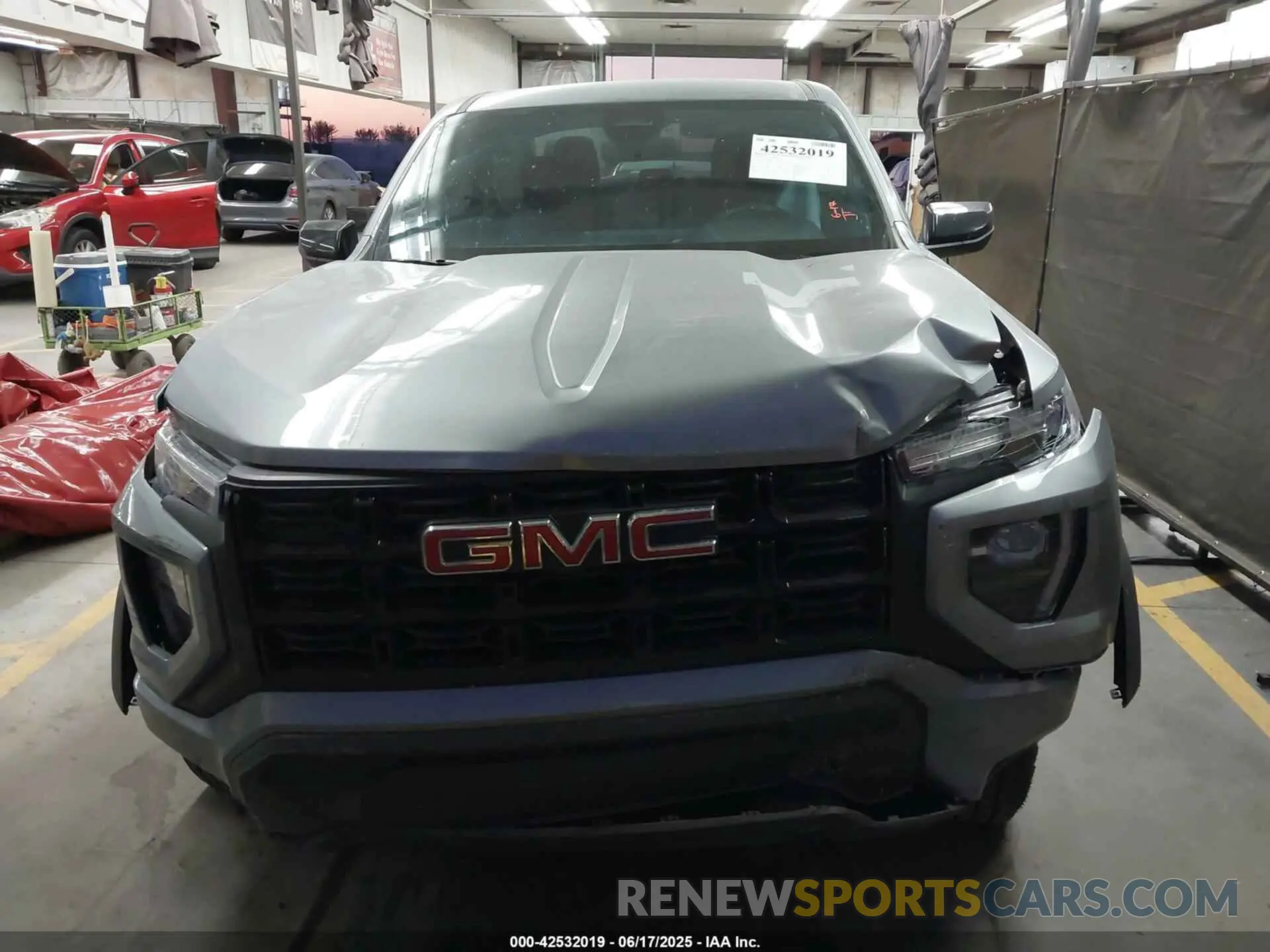 11 Photograph of a damaged car 1GTP5BEK1R1211253 GMC CANYON 2024