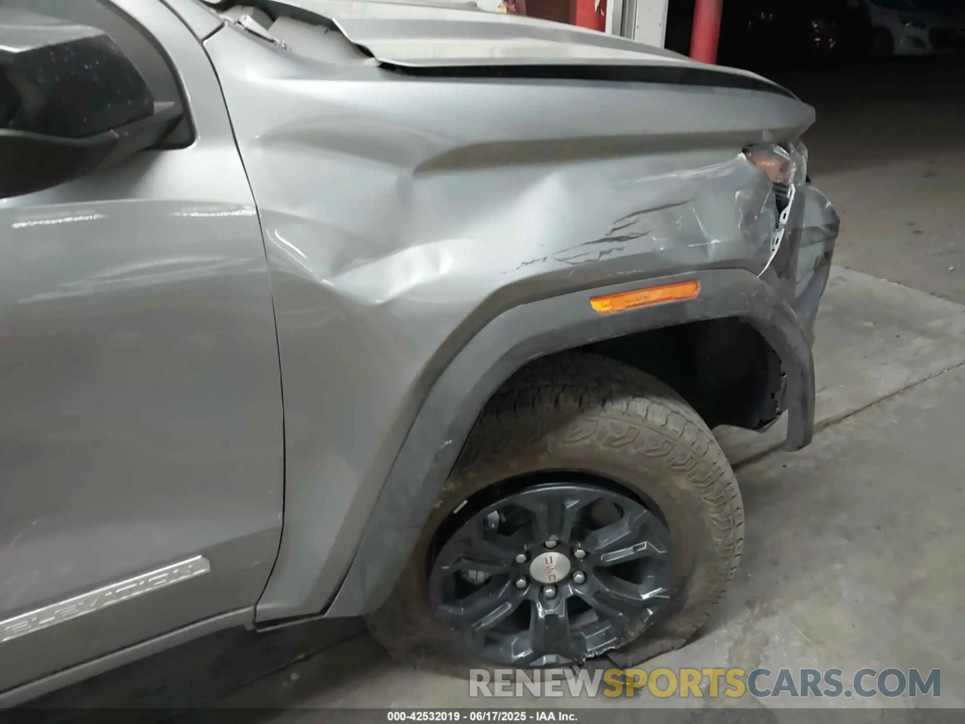6 Photograph of a damaged car 1GTP5BEK1R1211253 GMC CANYON 2024