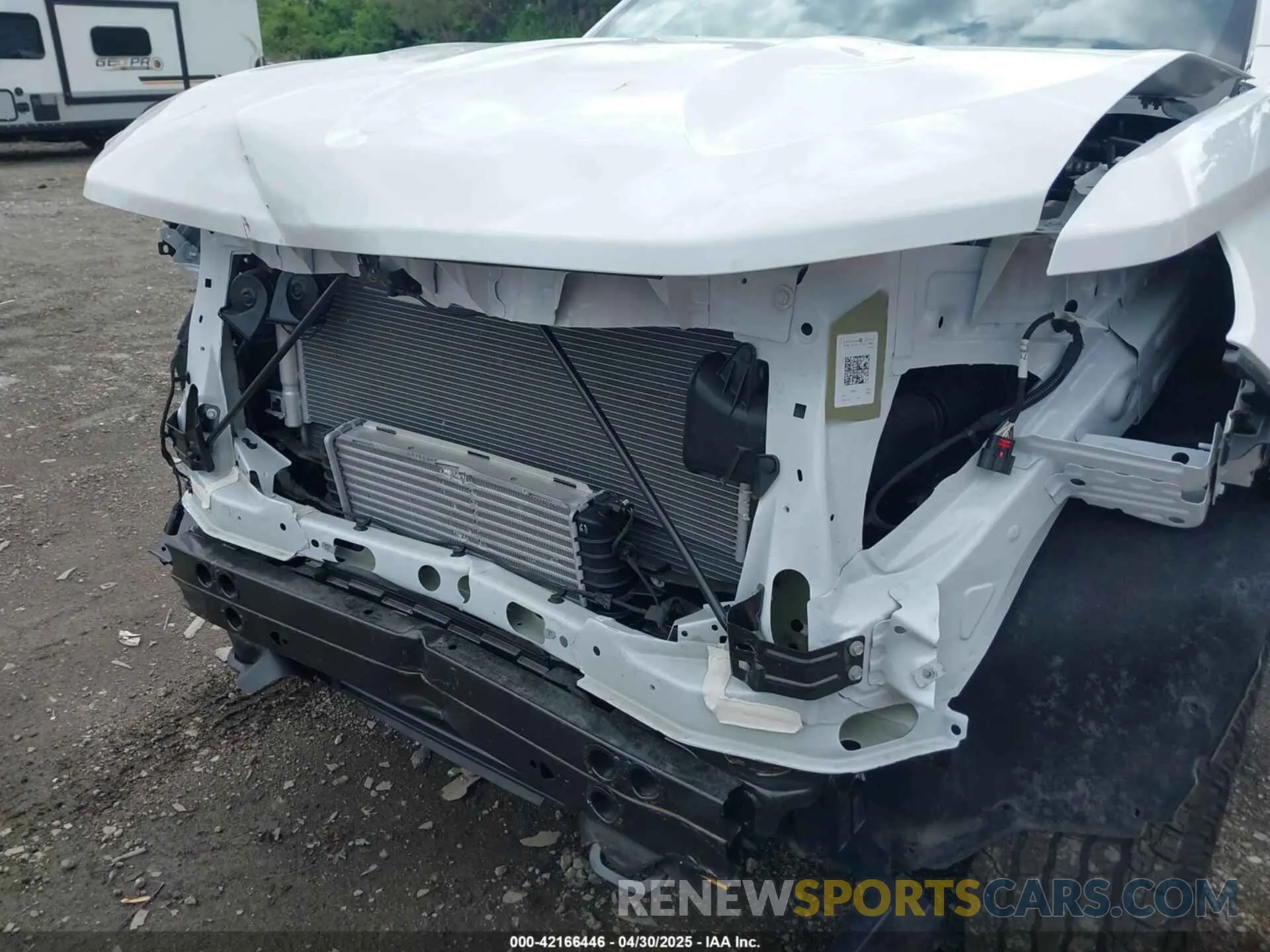 6 Photograph of a damaged car 1GTP5BEK1R1275860 GMC CANYON 2024