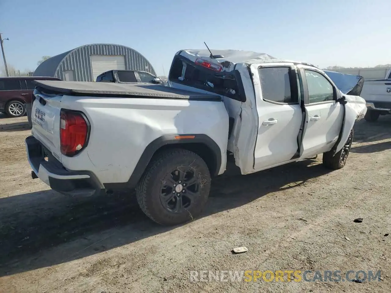 3 Photograph of a damaged car 1GTP5BEK2R1132318 GMC CANYON 2024