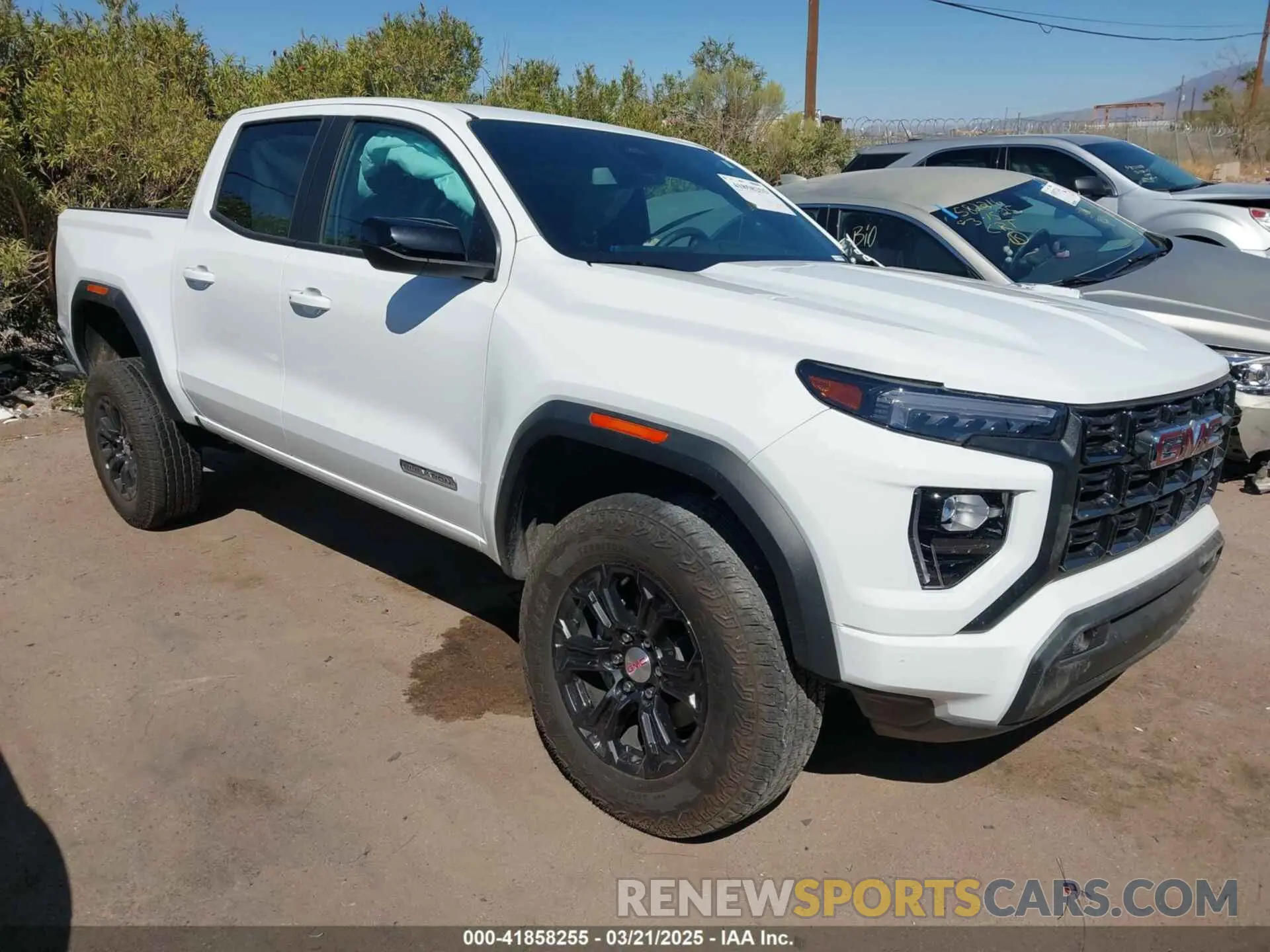 1 Photograph of a damaged car 1GTP5BEK5R1202376 GMC CANYON 2024