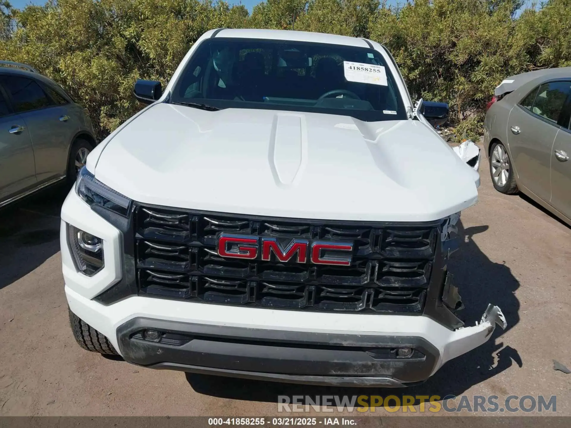 13 Photograph of a damaged car 1GTP5BEK5R1202376 GMC CANYON 2024