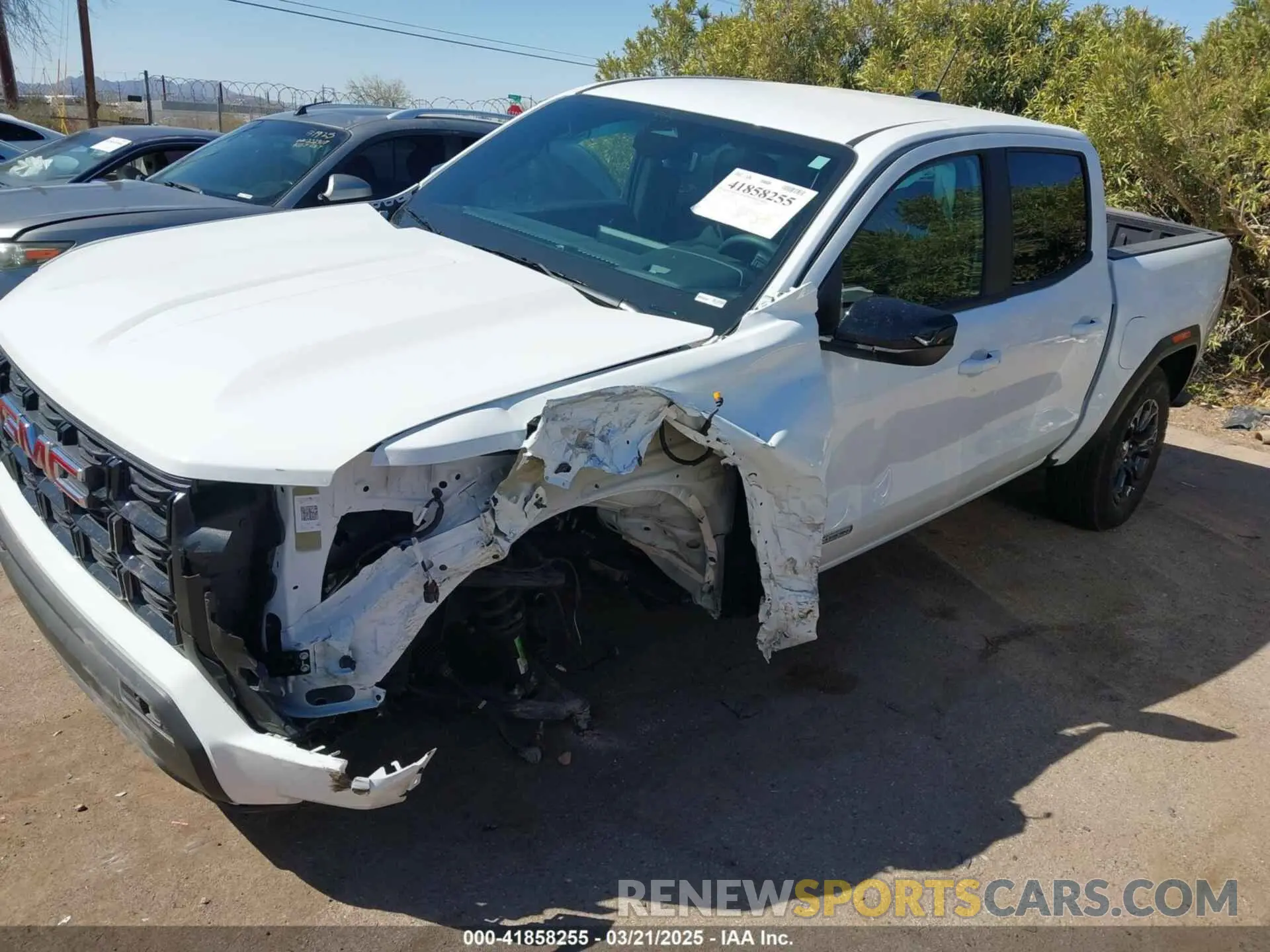 2 Photograph of a damaged car 1GTP5BEK5R1202376 GMC CANYON 2024