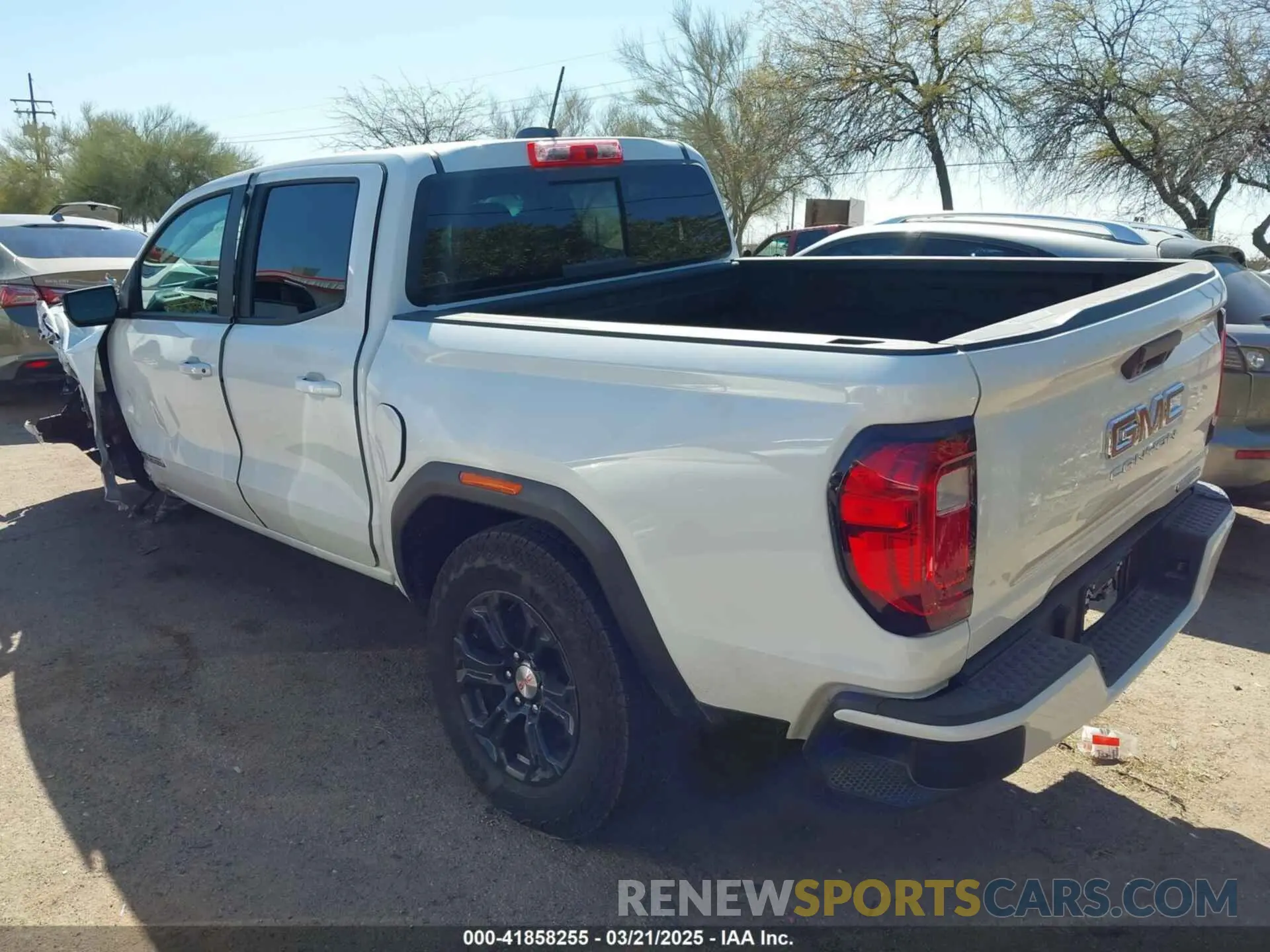 3 Photograph of a damaged car 1GTP5BEK5R1202376 GMC CANYON 2024