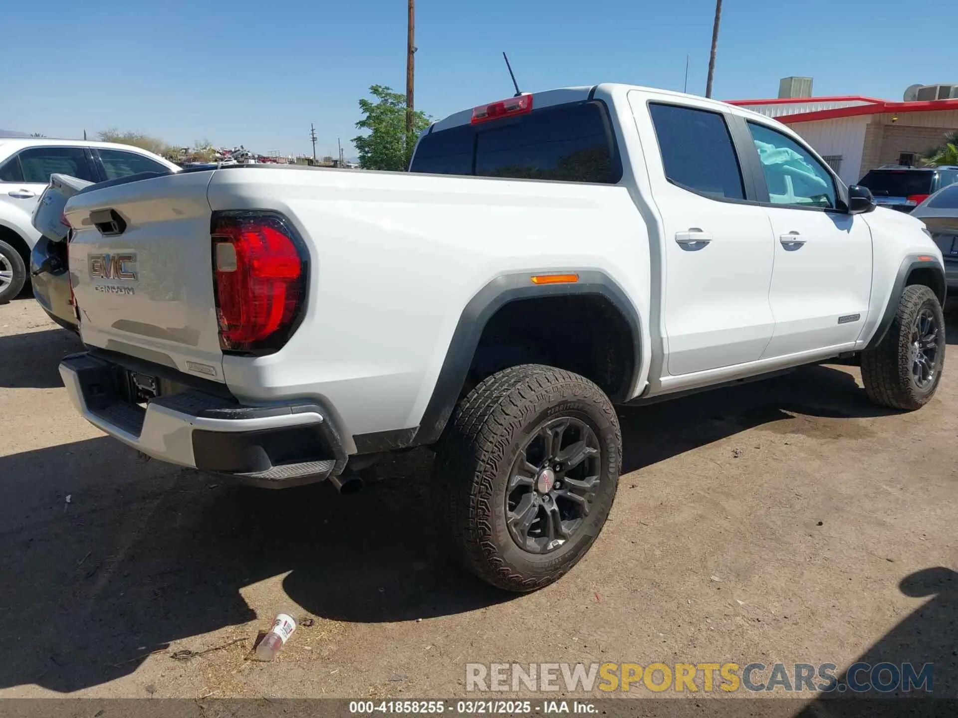 4 Photograph of a damaged car 1GTP5BEK5R1202376 GMC CANYON 2024