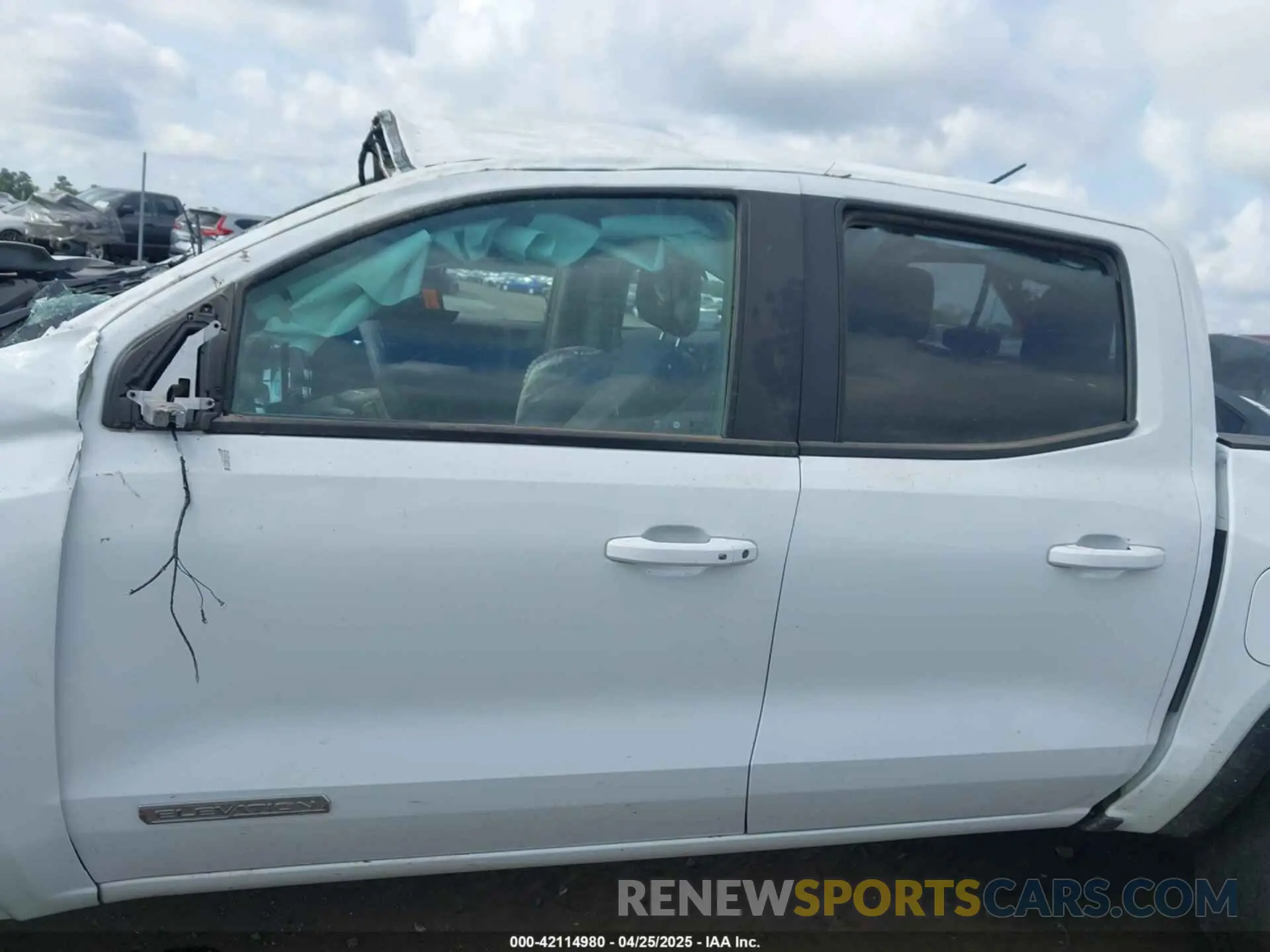 15 Photograph of a damaged car 1GTP5BEK7R1104370 GMC CANYON 2024