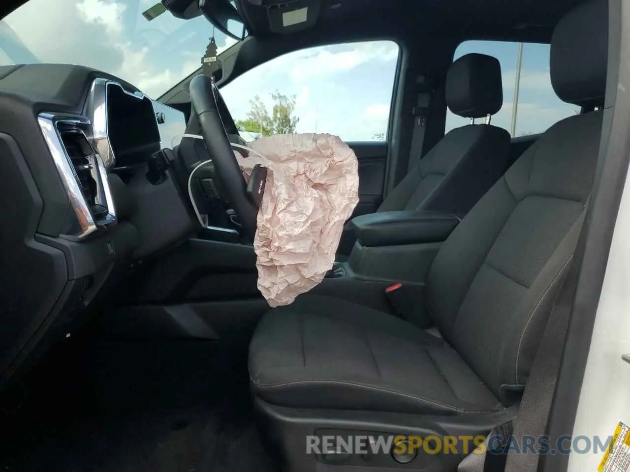 7 Photograph of a damaged car 1GTP5BEK7R1176671 GMC CANYON 2024