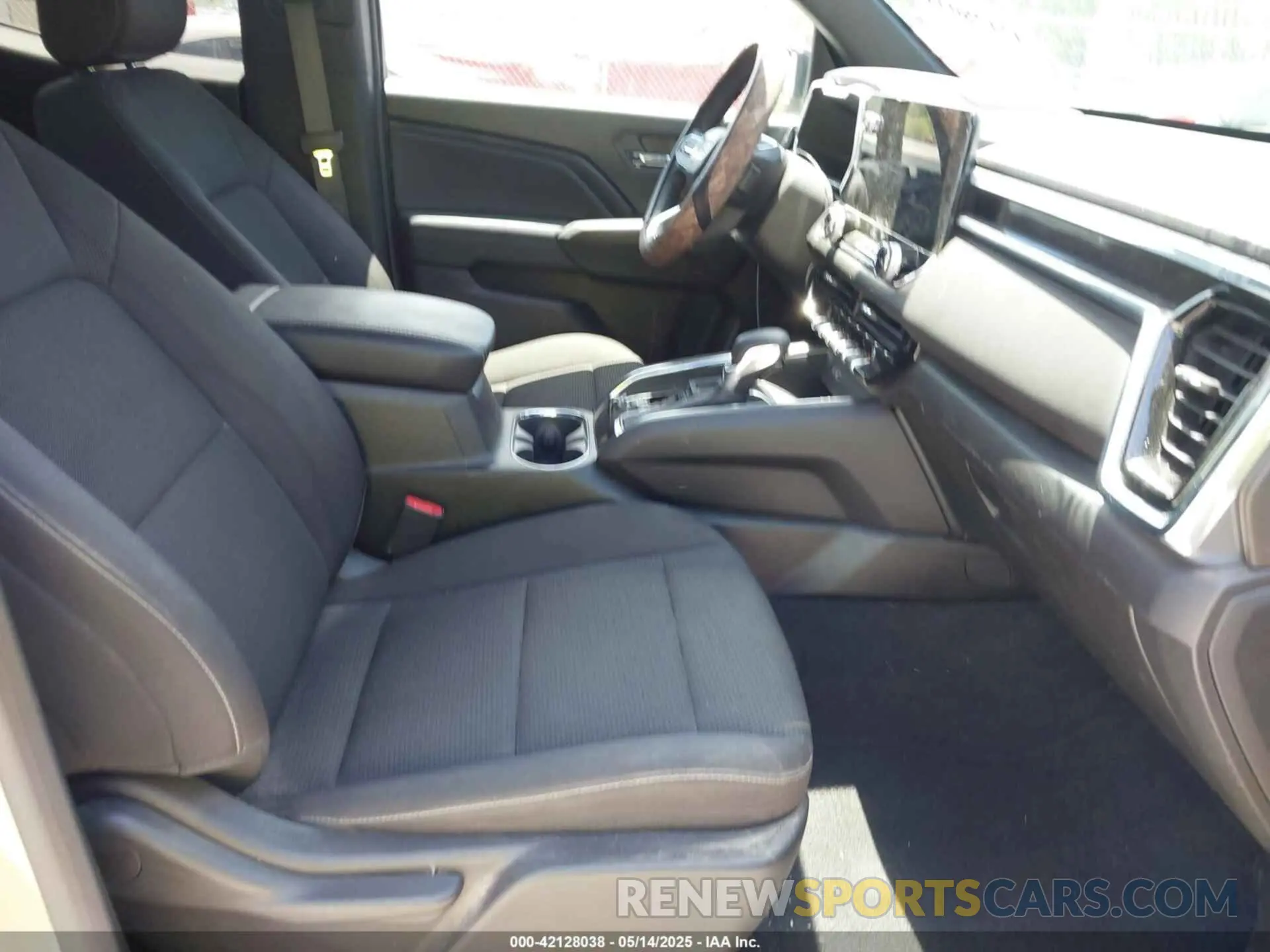 5 Фотография поврежденного автомобиля 1GTP5BEK8R1200458 GMC CANYON 2024